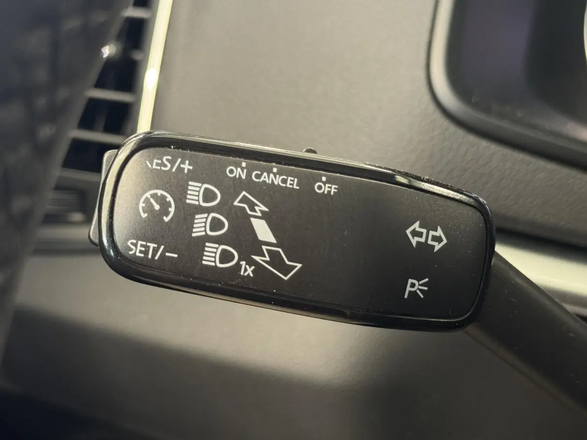 1.0 TSI Ambition | Automaat | Camera | Navi | Cruise | Clima | Elektrische achterklep | ( Vestiging - Nieuwegein )