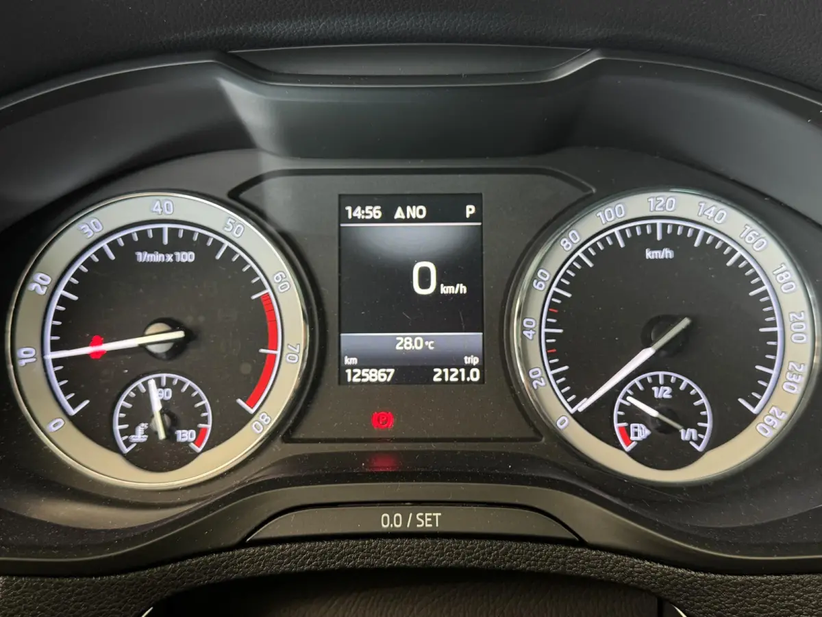 1.0 TSI Ambition | Automaat | Camera | Navi | Cruise | Clima | Elektrische achterklep | ( Vestiging - Nieuwegein )