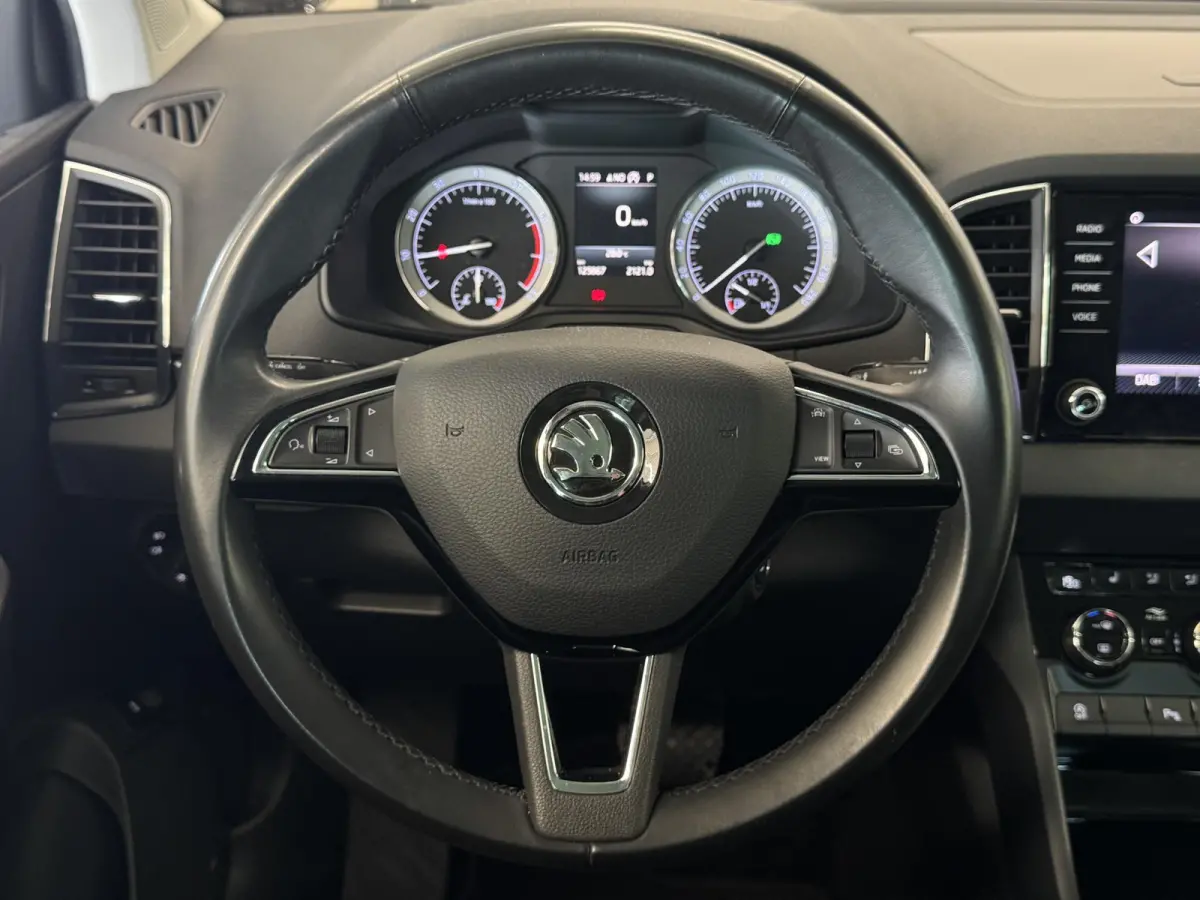 1.0 TSI Ambition | Automaat | Camera | Navi | Cruise | Clima | Elektrische achterklep | ( Vestiging - Nieuwegein )