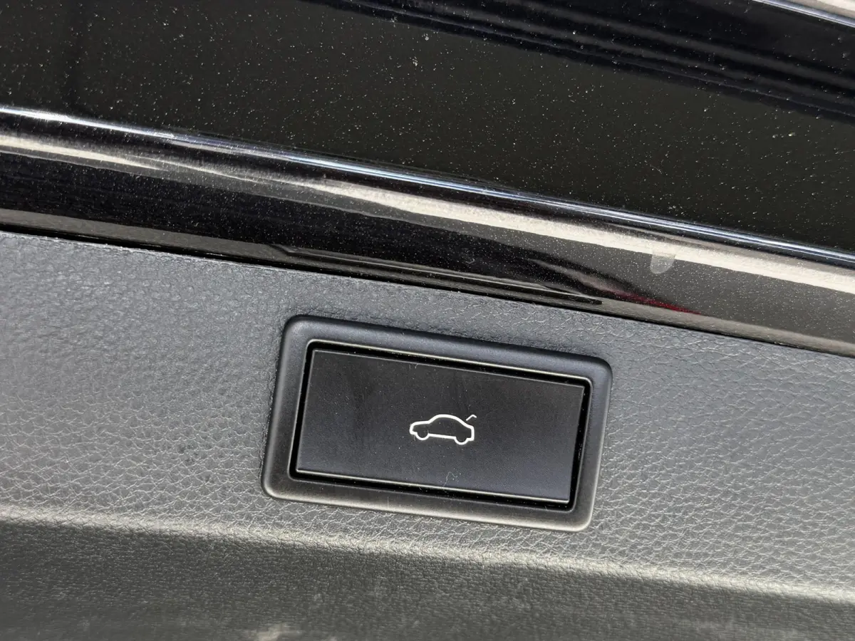 1.0 TSI Ambition | Automaat | Camera | Navi | Cruise | Clima | Elektrische achterklep | ( Vestiging - Nieuwegein )