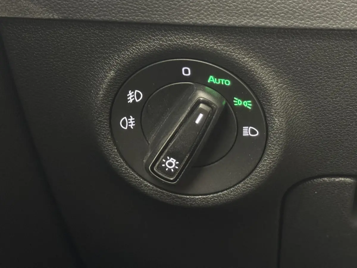1.0 TSI Ambition | Automaat | Camera | Navi | Cruise | Clima | Elektrische achterklep | ( Vestiging - Nieuwegein )