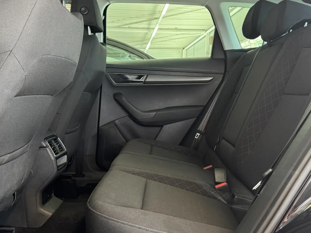 1.0 TSI Ambition | Automaat | Camera | Navi | Cruise | Clima | Elektrische achterklep | ( Vestiging - Nieuwegein )