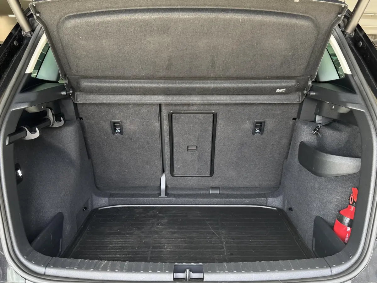 1.0 TSI Ambition | Automaat | Camera | Navi | Cruise | Clima | Elektrische achterklep | ( Vestiging - Nieuwegein )