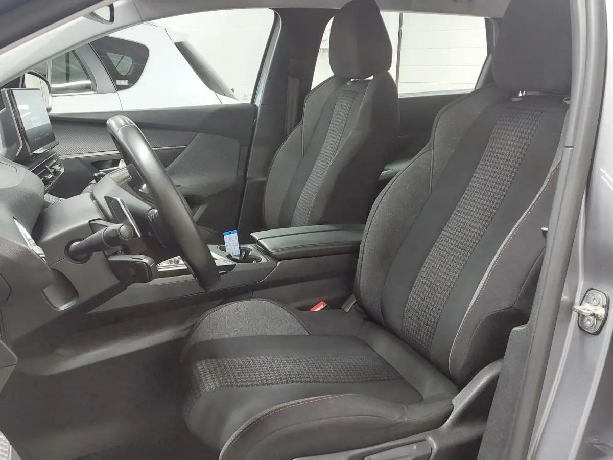 1.2 PureTech Active | Nieuwe APK! | 131PK | Automaat | Navigatie | LM-Velgen | Airco-Ecc | Camera+PDC | LED ( Vestiging -Vianen )