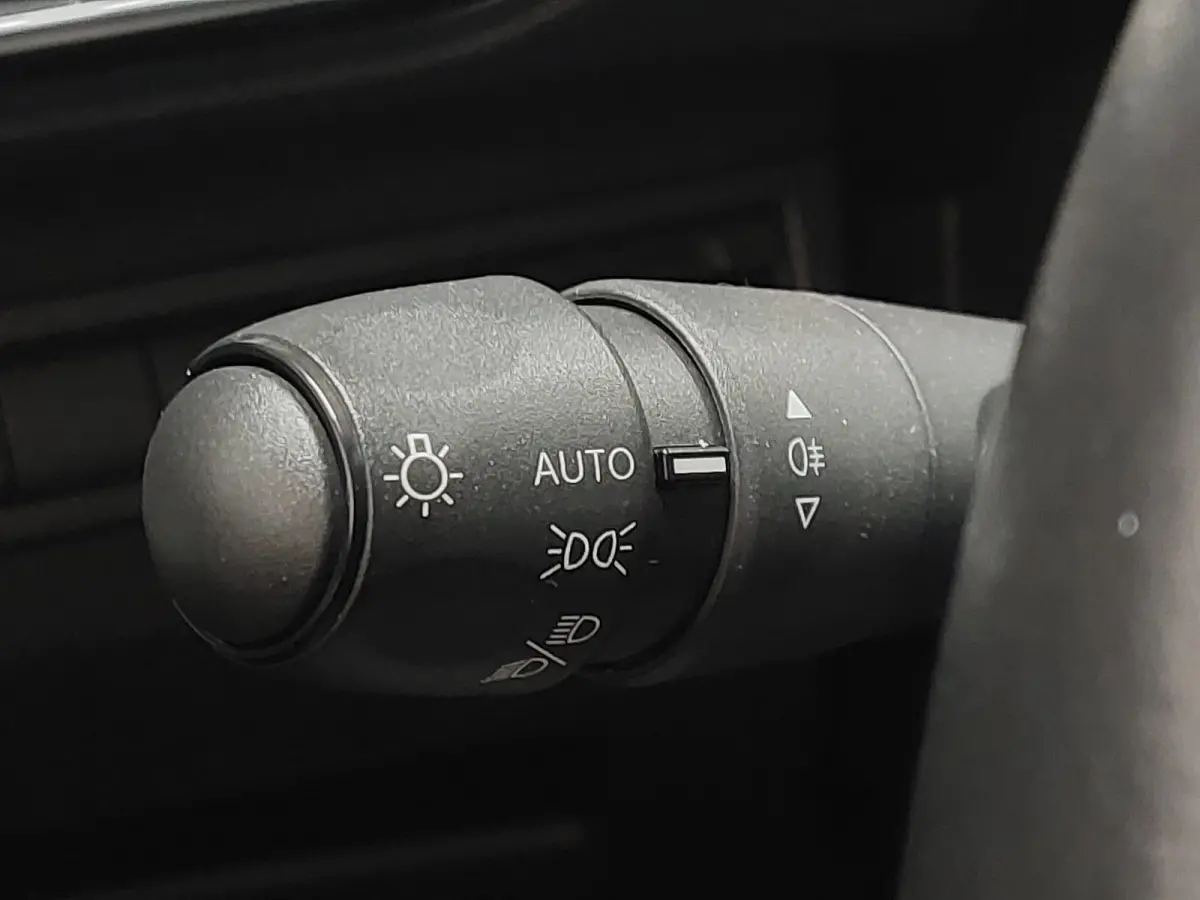 1.2 PureTech Active | Nieuwe APK! | 131PK | Automaat | Navigatie | LM-Velgen | Airco-Ecc | Camera+PDC | LED ( Vestiging -Vianen )