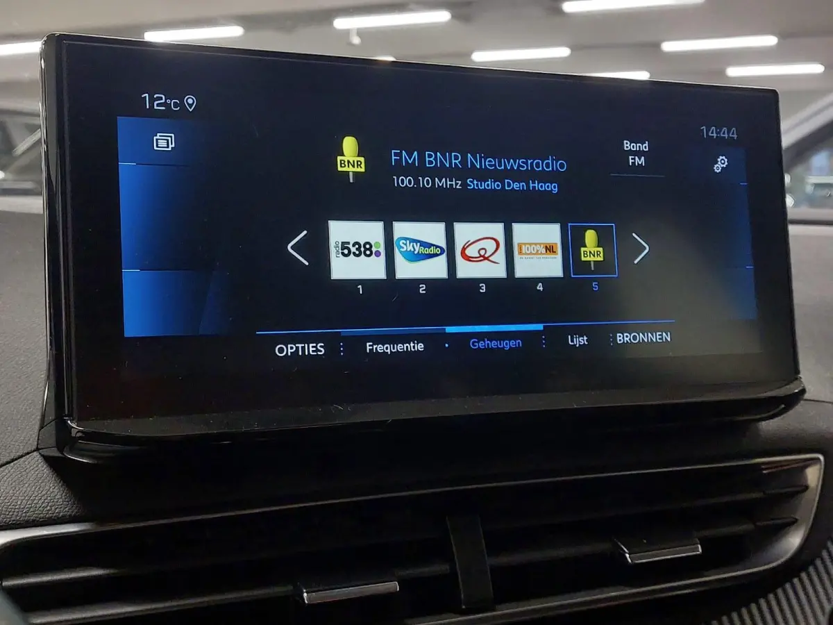 1.2 PureTech Active | Nieuwe APK! | 131PK | Automaat | Navigatie | LM-Velgen | Airco-Ecc | Camera+PDC | LED ( Vestiging -Vianen )