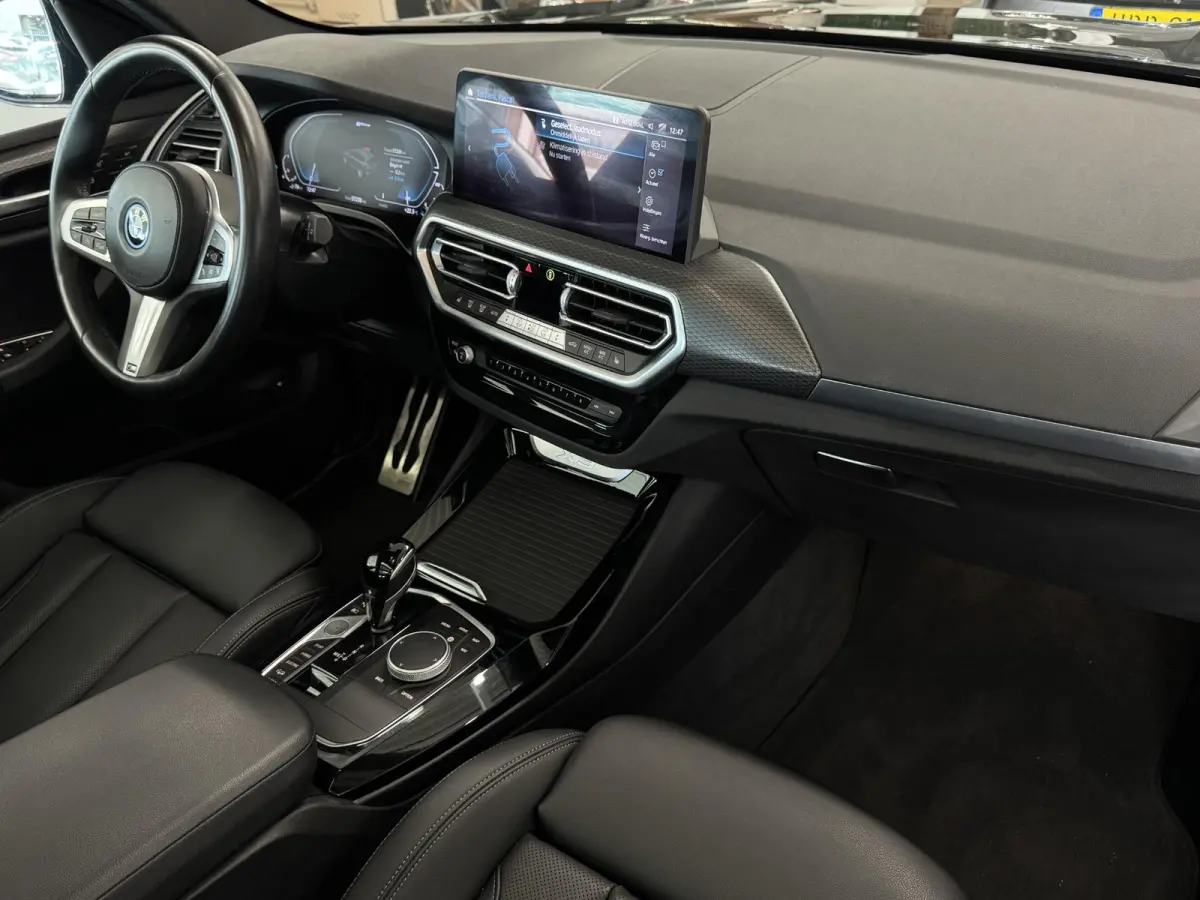 xDrive30e High Executive | M Sport | Pano | Camera | Navi | Leer | Elektr. Stoel + Memory | Navi ( Vestiging - Vianen )