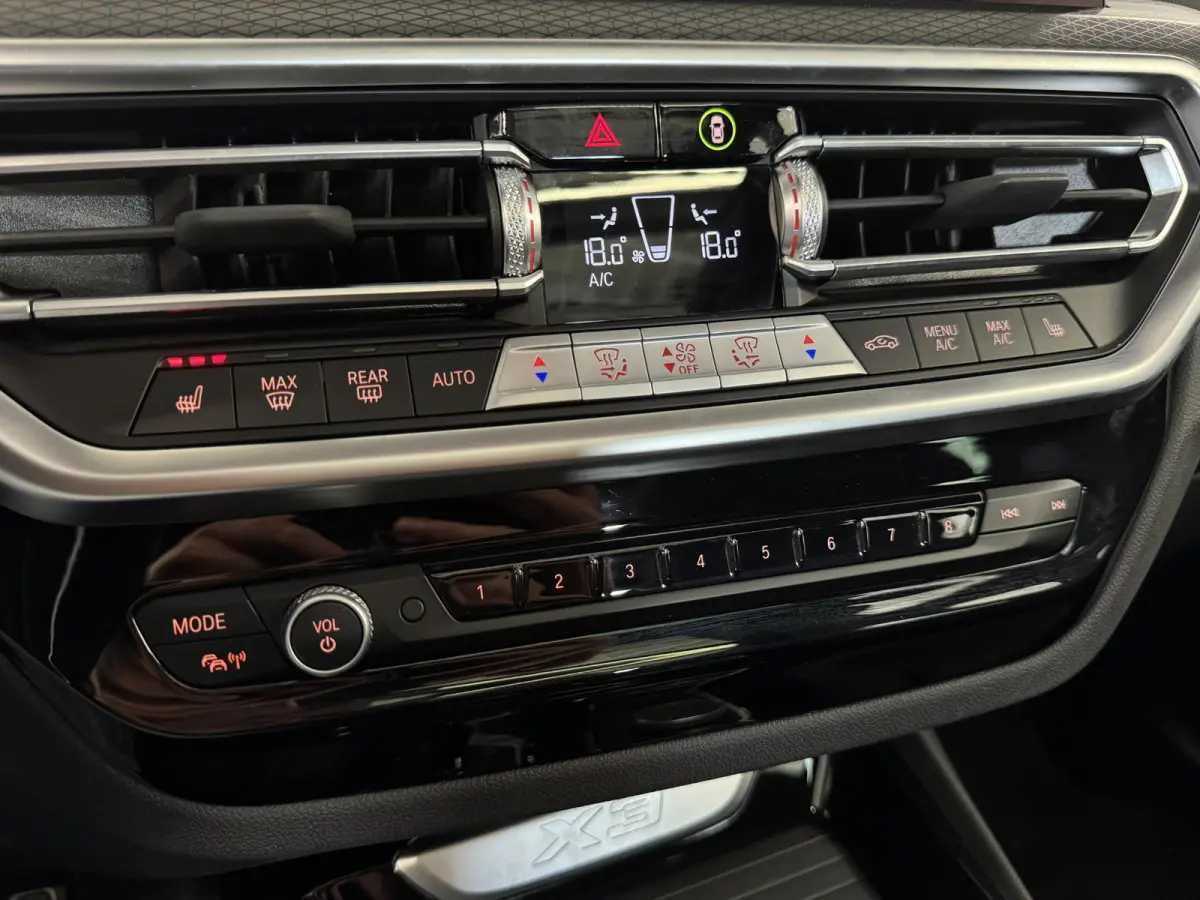 xDrive30e High Executive | M Sport | Pano | Camera | Navi | Leer | Elektr. Stoel + Memory | Navi ( Vestiging - Vianen )