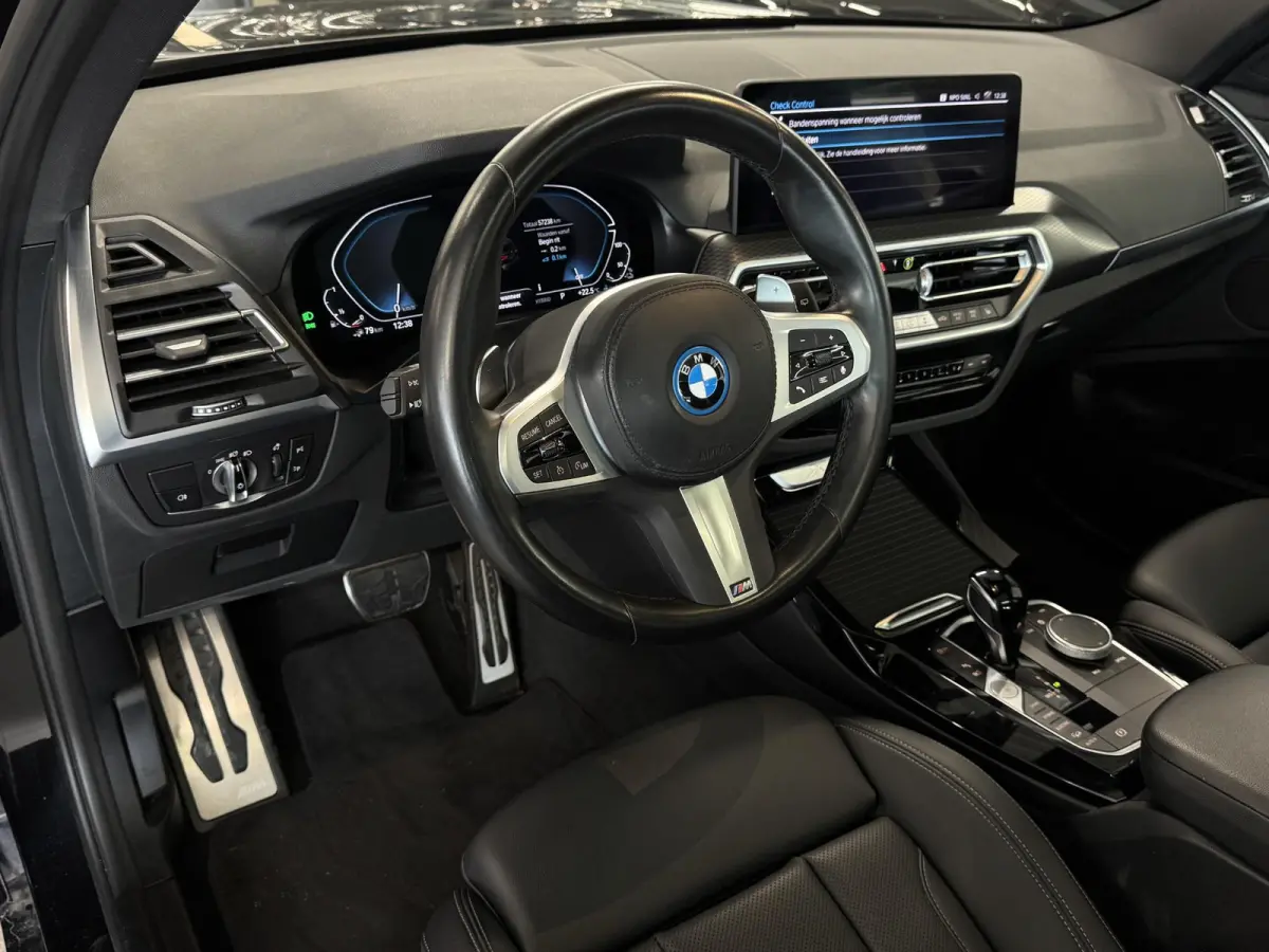 xDrive30e High Executive | M Sport | Pano | Camera | Navi | Leer | Elektr. Stoel + Memory | Navi ( Vestiging - Vianen )