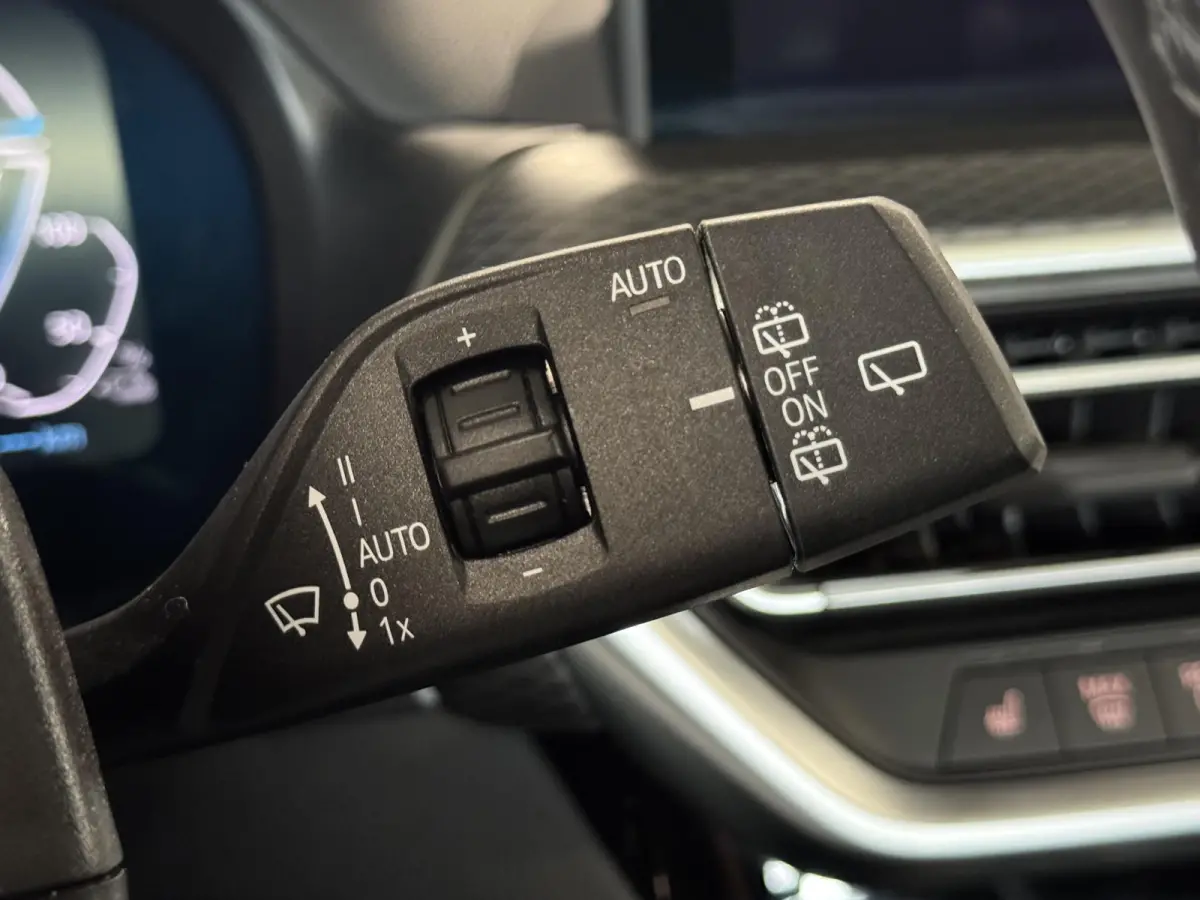 xDrive30e High Executive | M Sport | Pano | Camera | Navi | Leer | Elektr. Stoel + Memory | Navi ( Vestiging - Vianen )