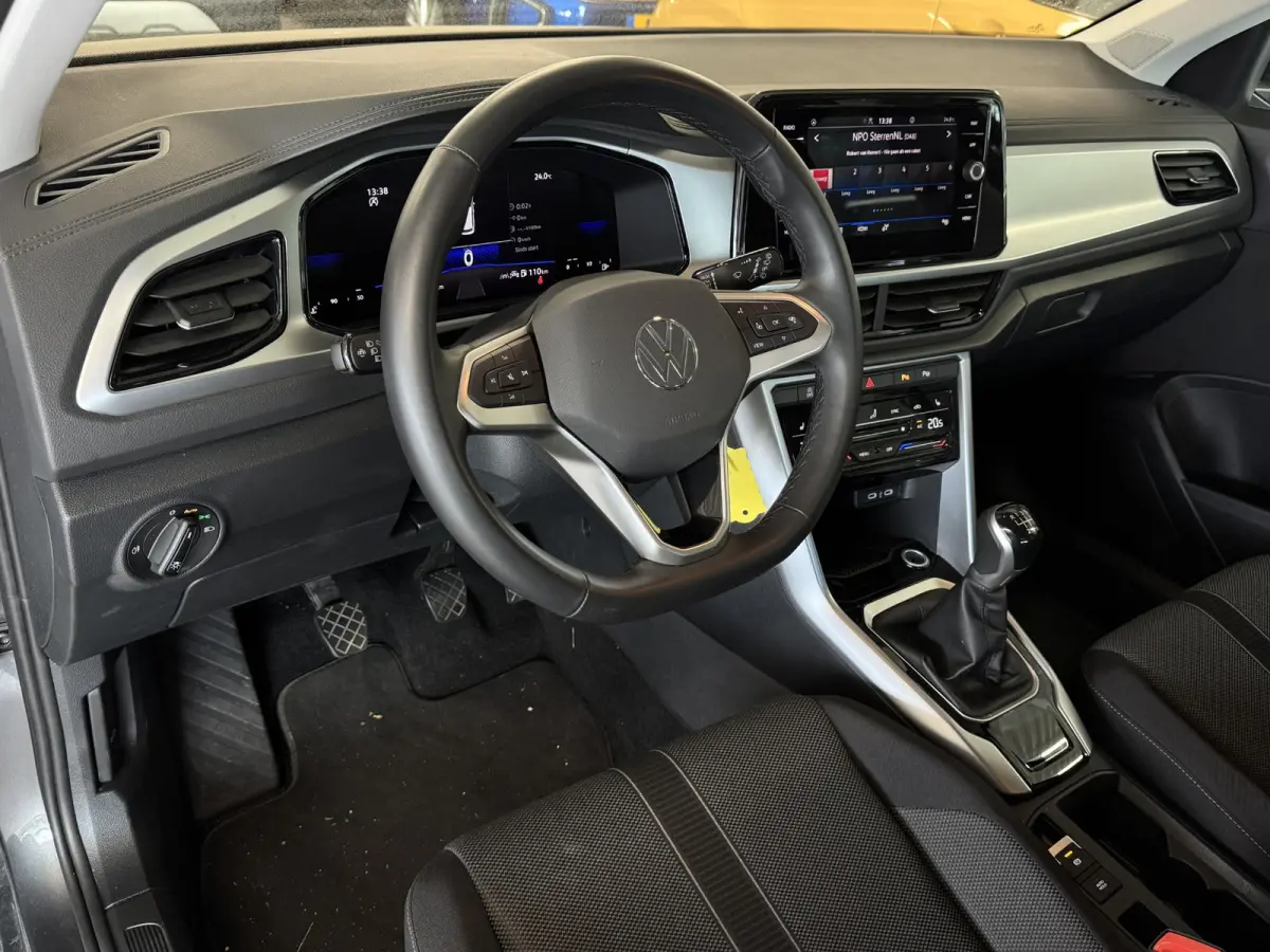 1.0 TSI Life | Clima | Carplay | PDC voor + achter | LM velgen | ( Vestiging - Nieuwegein )