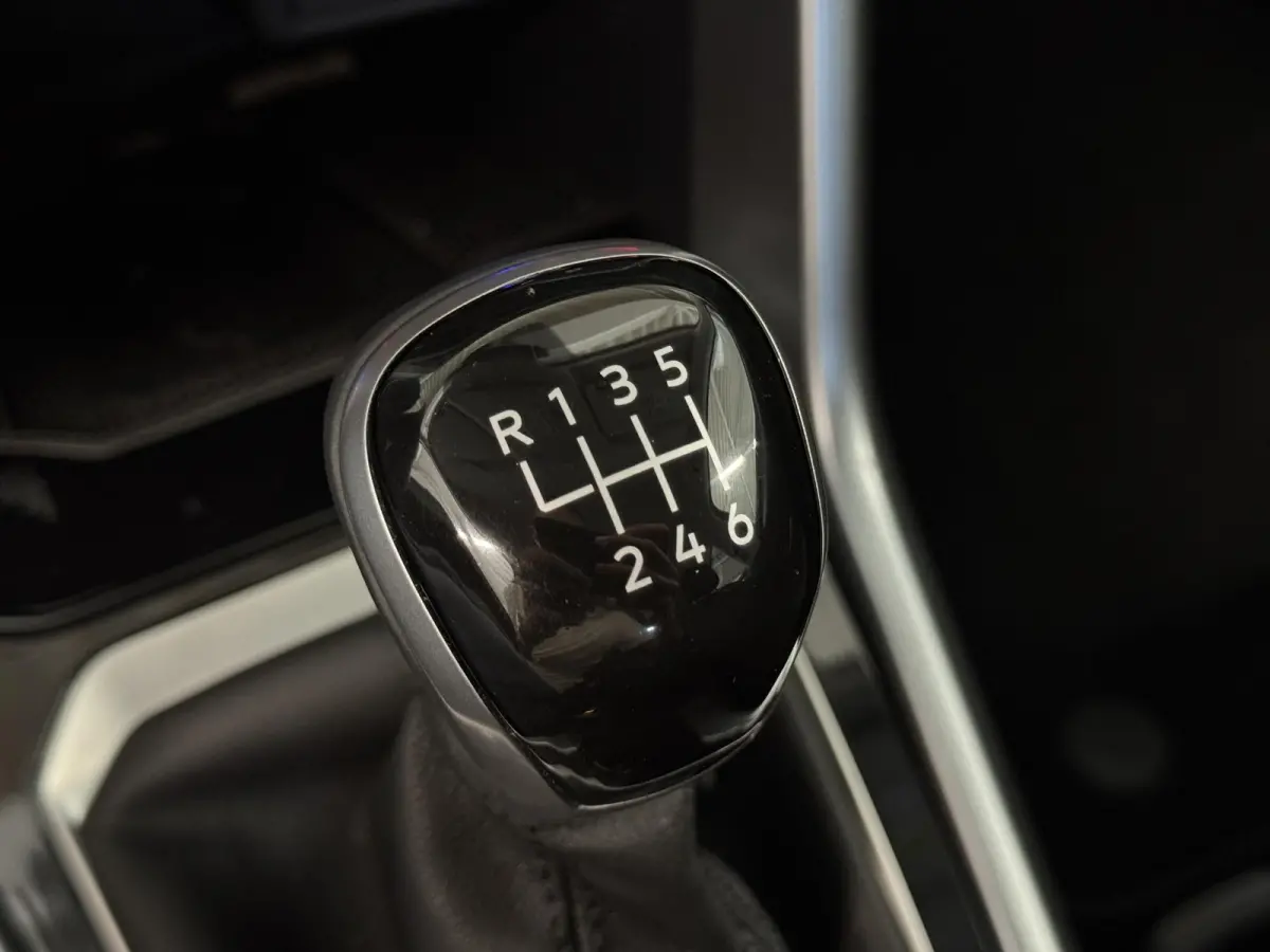 1.0 TSI Life | Clima | Carplay | PDC voor + achter | LM velgen | ( Vestiging - Nieuwegein )