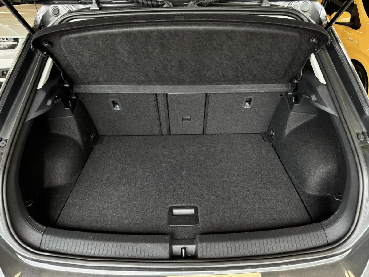 1.0 TSI Life | Clima | Carplay | PDC voor + achter | LM velgen | ( Vestiging - Nieuwegein )