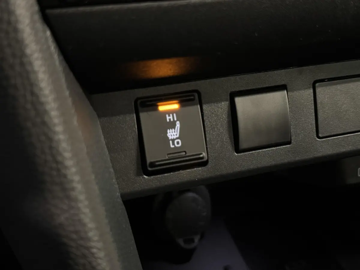 1.5 Hybrid 130pk Automaat Dynamic | NIEUW !| LED Verlichting | LM-Velgen |  Car play | | Camera | Climate Control | Stoel/Stuurwiel verwarming |  ( Vestiging - Vianen Tel: 0347-371248 )