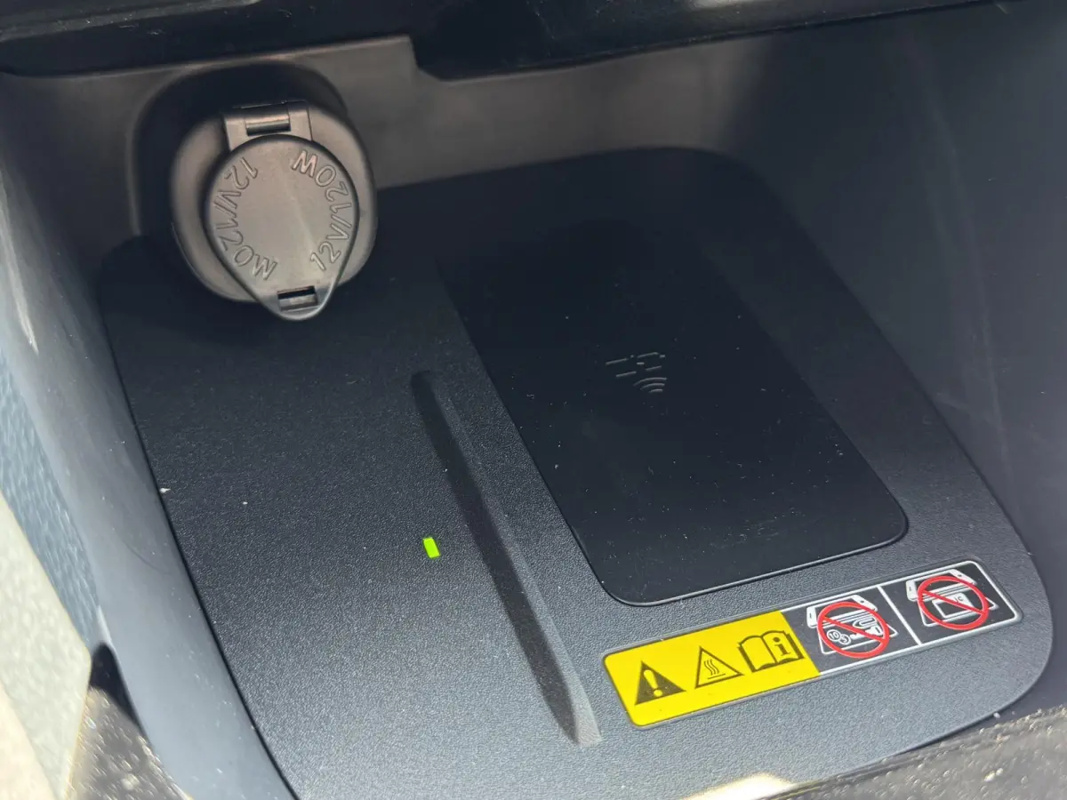 1.5 Hybrid 130pk Automaat Dynamic | NIEUW !| LED Verlichting | LM-Velgen |  Car play | | Camera | Climate Control | Stoel/Stuurwiel verwarming |  ( Vestiging - Vianen Tel: 0347-371248 )