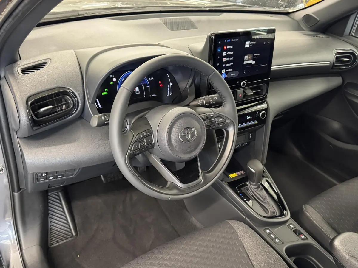 1.5 Hybrid 130pk Automaat Dynamic | NIEUW !| LED Verlichting | LM-Velgen |  Car play | | Camera | Climate Control | Stoel/Stuurwiel verwarming |  ( Vestiging - Vianen Tel: 0347-371248 )