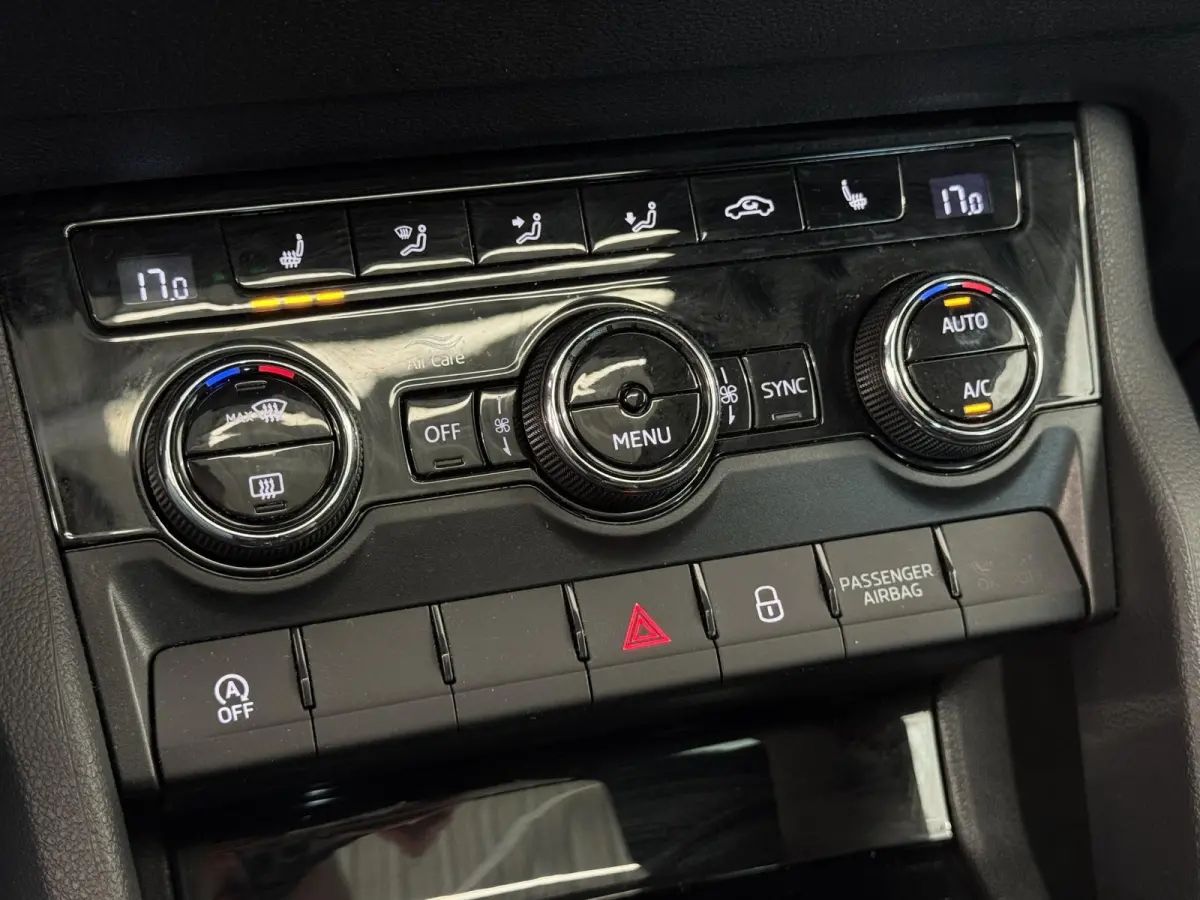 1.5 TSI Sportline | Pano | Clima | Stuur/Stoelverwarming | Cruise | Carplay | Navi | ( Vestiging - Nieuwegein)