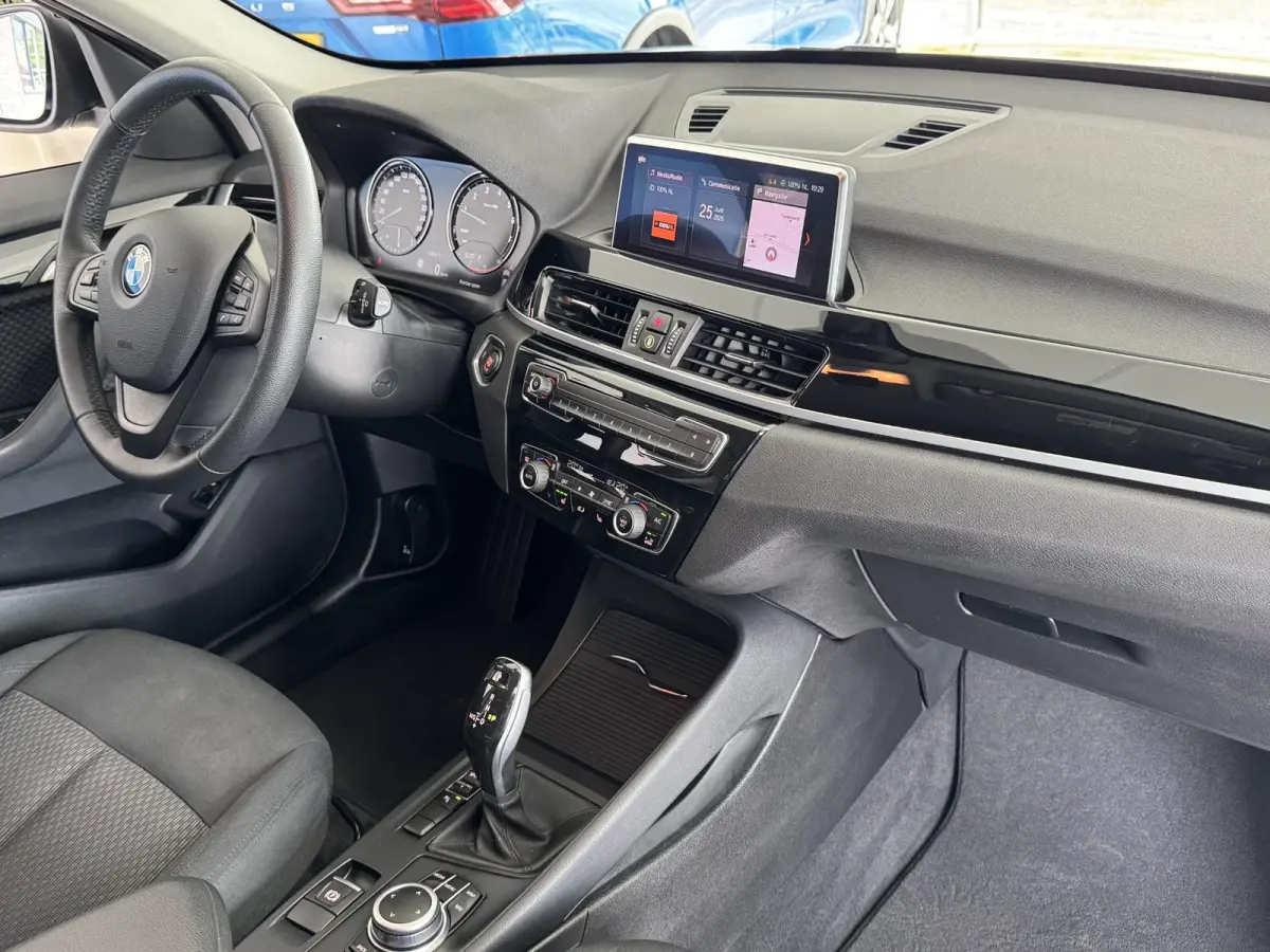 sDrive18iA High Executive | Cruise Control | Camera | Navigatie | Stoelverwarming | LM-Velgen | Climate Control | Elektrisch bedienbare Achterklep | PDC | LED Verlichting ( Vestiging - Viane