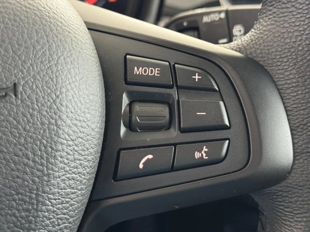 sDrive18iA High Executive | Cruise Control | Camera | Navigatie | Stoelverwarming | LM-Velgen | Climate Control | Elektrisch bedienbare Achterklep | PDC | LED Verlichting ( Vestiging - Viane