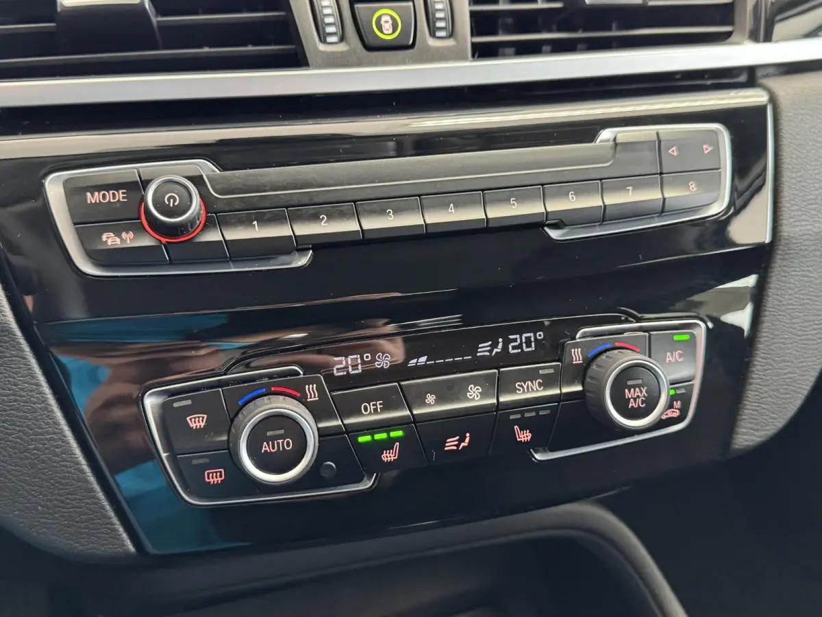 sDrive18iA High Executive | Cruise Control | Camera | Navigatie | Stoelverwarming | LM-Velgen | Climate Control | Elektrisch bedienbare Achterklep | PDC | LED Verlichting ( Vestiging - Viane