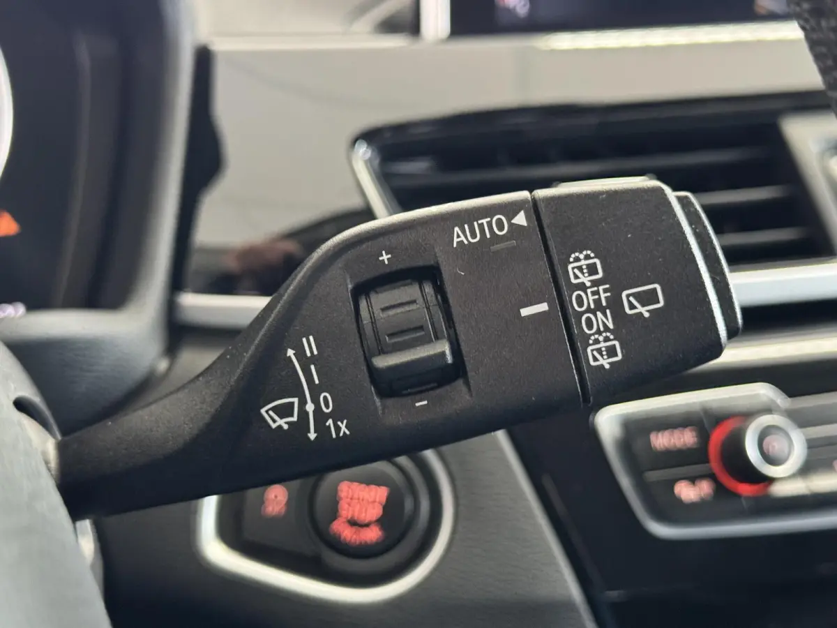 sDrive18iA High Executive | Cruise Control | Camera | Navigatie | Stoelverwarming | LM-Velgen | Climate Control | Elektrisch bedienbare Achterklep | PDC | LED Verlichting ( Vestiging - Viane