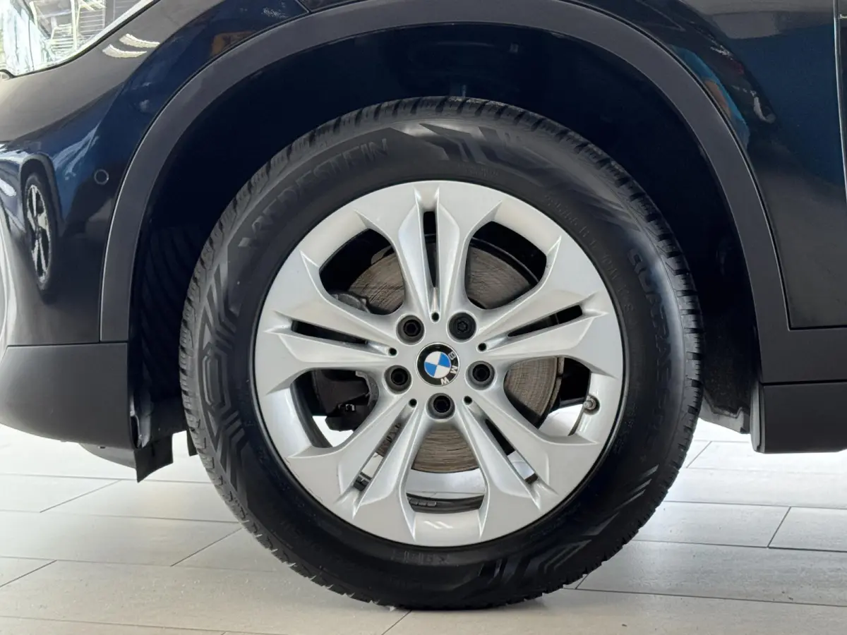 sDrive18iA High Executive | Cruise Control | Camera | Navigatie | Stoelverwarming | LM-Velgen | Climate Control | Elektrisch bedienbare Achterklep | PDC | LED Verlichting ( Vestiging - Viane