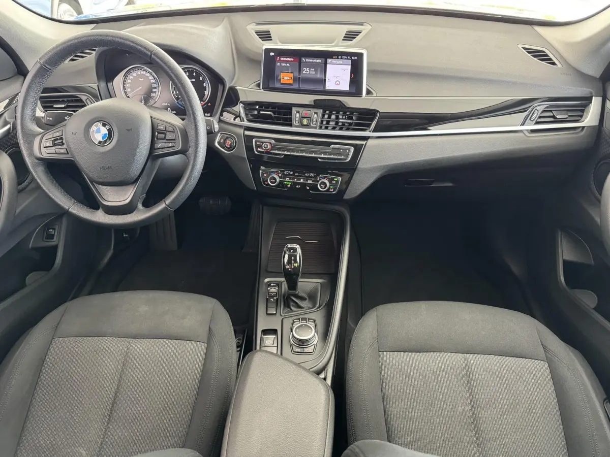 sDrive18iA High Executive | Cruise Control | Camera | Navigatie | Stoelverwarming | LM-Velgen | Climate Control | Elektrisch bedienbare Achterklep | PDC | LED Verlichting ( Vestiging - Viane