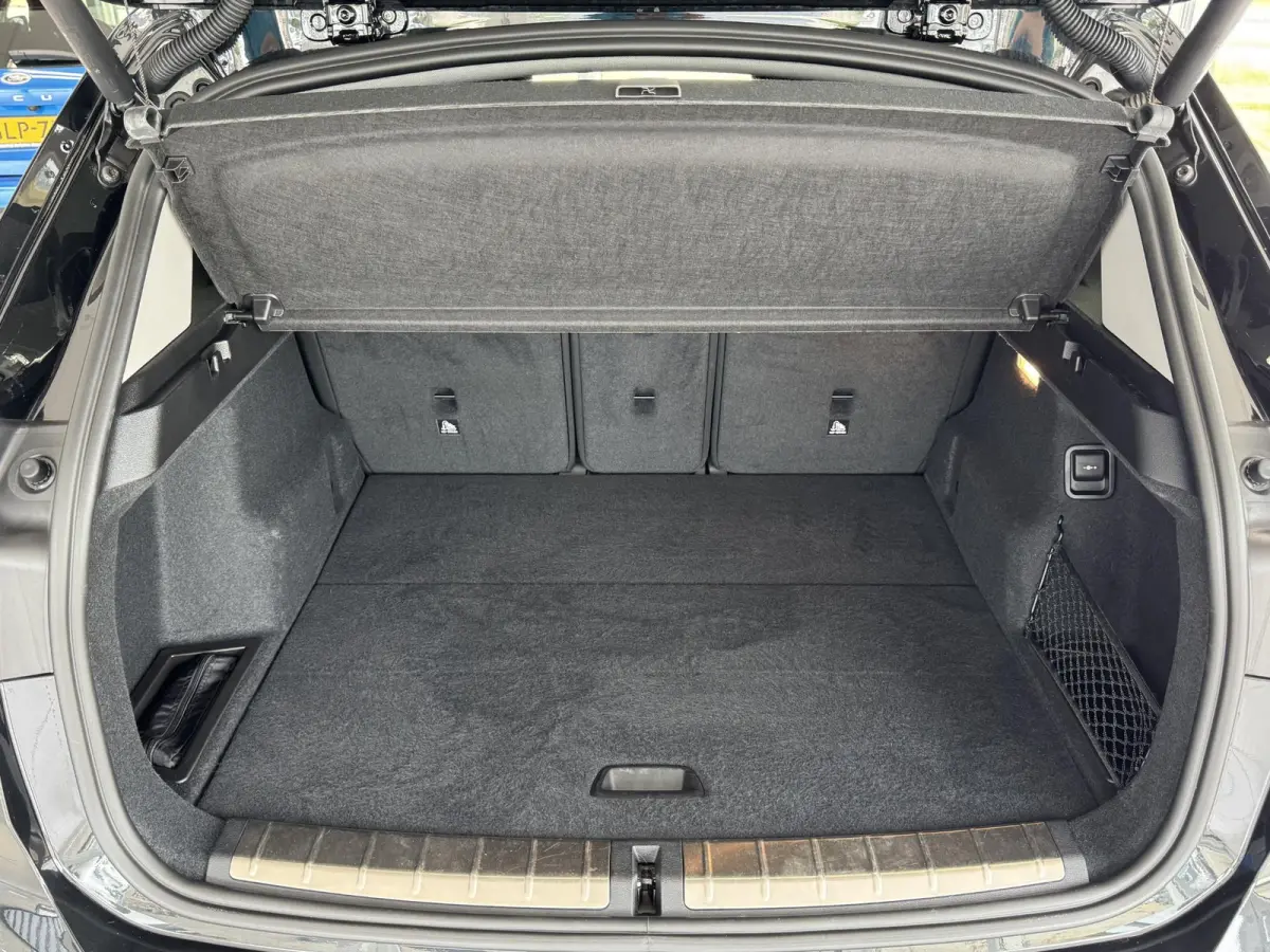 sDrive18iA High Executive | Cruise Control | Camera | Navigatie | Stoelverwarming | LM-Velgen | Climate Control | Elektrisch bedienbare Achterklep | PDC | LED Verlichting ( Vestiging - Viane