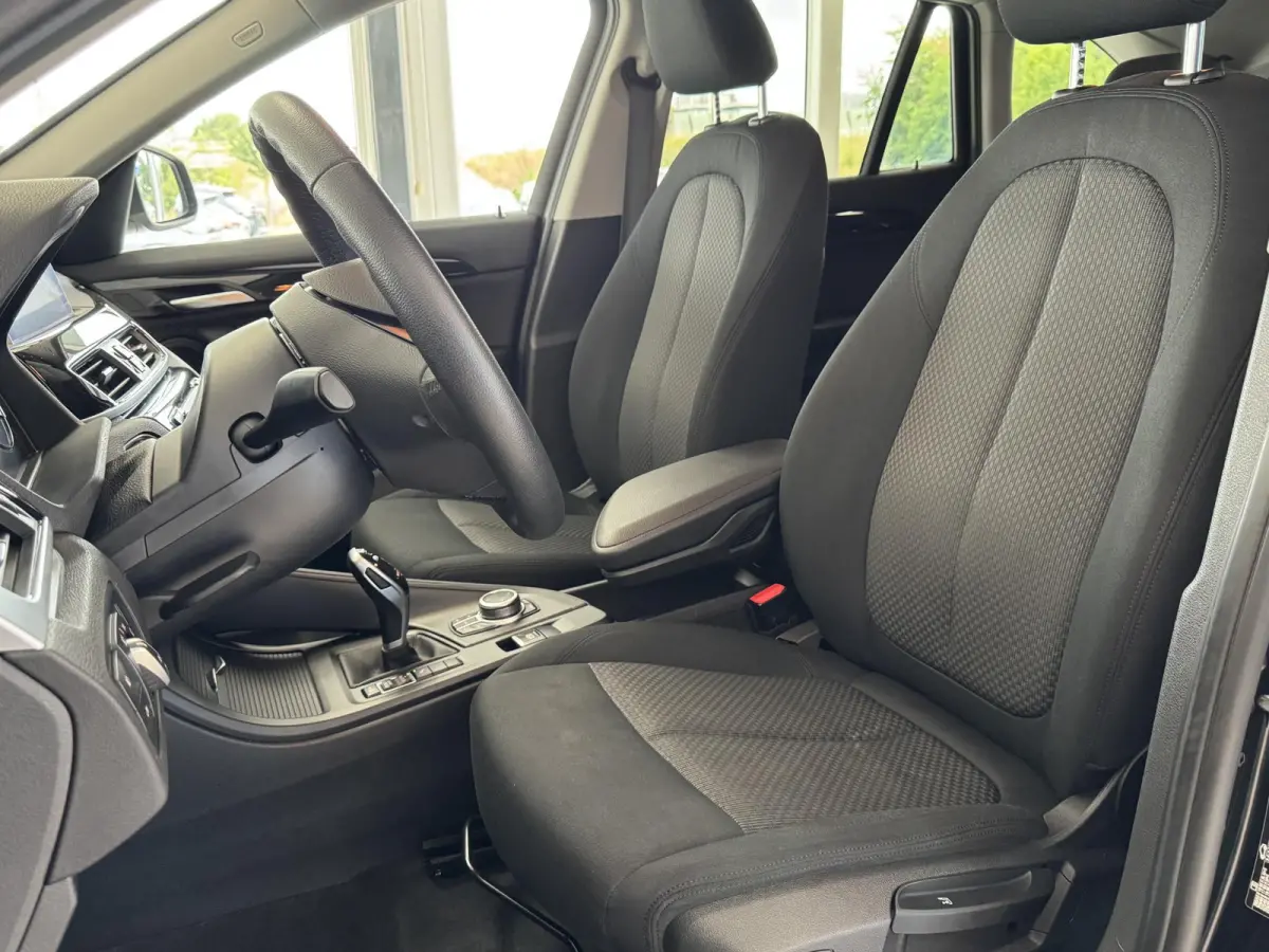 sDrive18iA High Executive | Cruise Control | Camera | Navigatie | Stoelverwarming | LM-Velgen | Climate Control | Elektrisch bedienbare Achterklep | PDC | LED Verlichting ( Vestiging - Viane