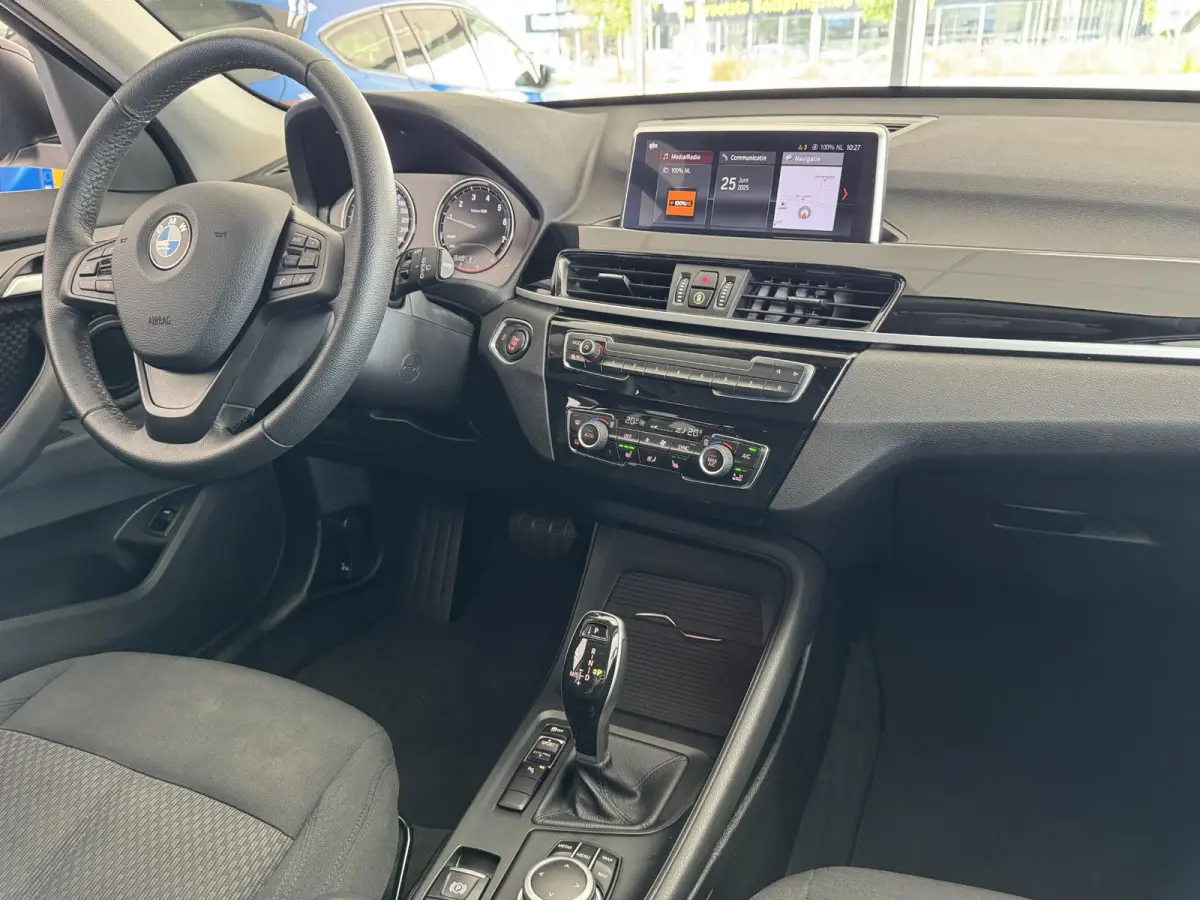 sDrive18iA High Executive | Cruise Control | Camera | Navigatie | Stoelverwarming | LM-Velgen | Climate Control | Elektrisch bedienbare Achterklep | PDC | LED Verlichting ( Vestiging - Viane