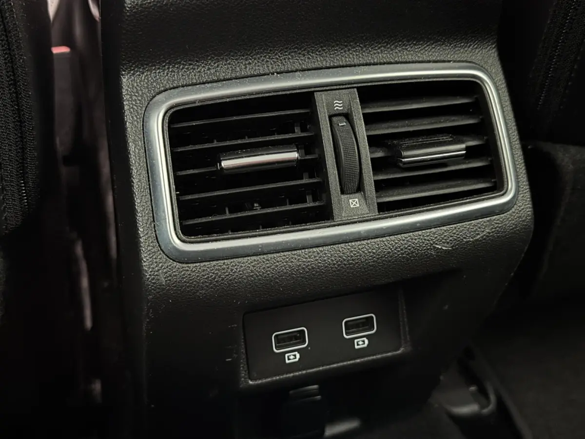 1.3 TCe Intens | Automaat | PDC | Airco | Bluetooth | Cruise | Navi | ( Vestiging - Vianen )