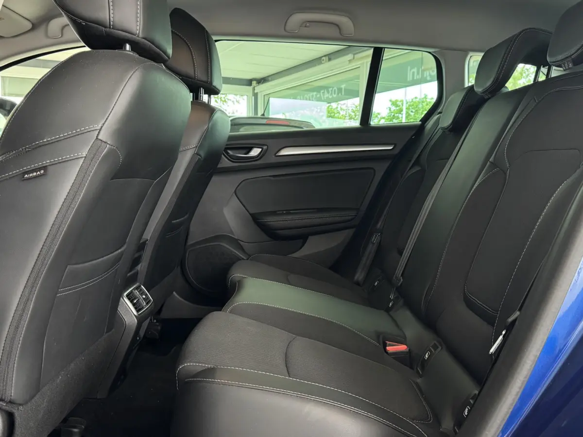 1.3 TCe Intens | Automaat | PDC | Airco | Bluetooth | Cruise | Navi | ( Vestiging - Vianen )