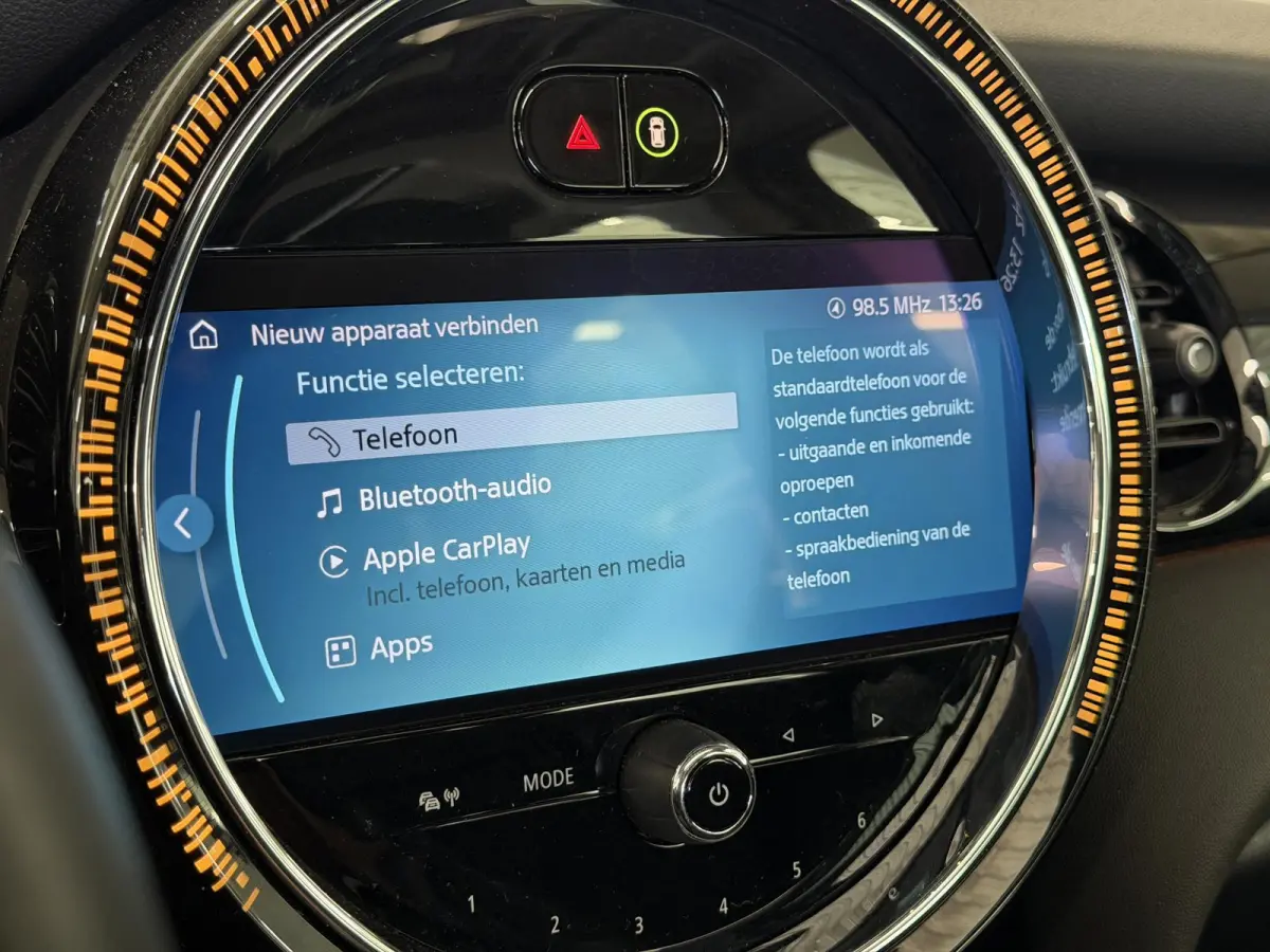 1.5 Cooper Yours | Pano | Leer | Stoelverw. | HUD | Navi | LED | Camera ( Vestiging - Nieuwegein )