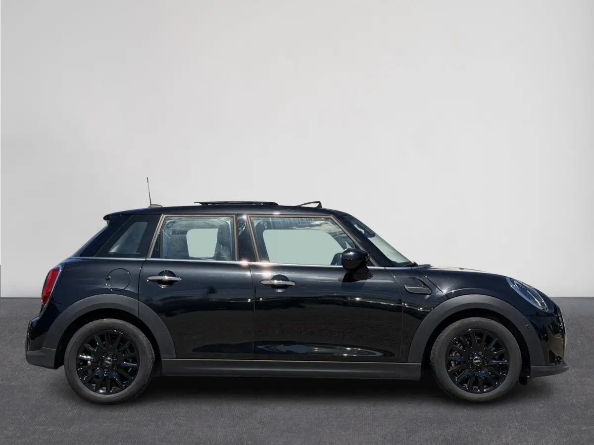 1.5 Cooper Yours | Pano | Leer | Stoelverw. | HUD | Navi | LED | Camera ( Vestiging - Nieuwegein )