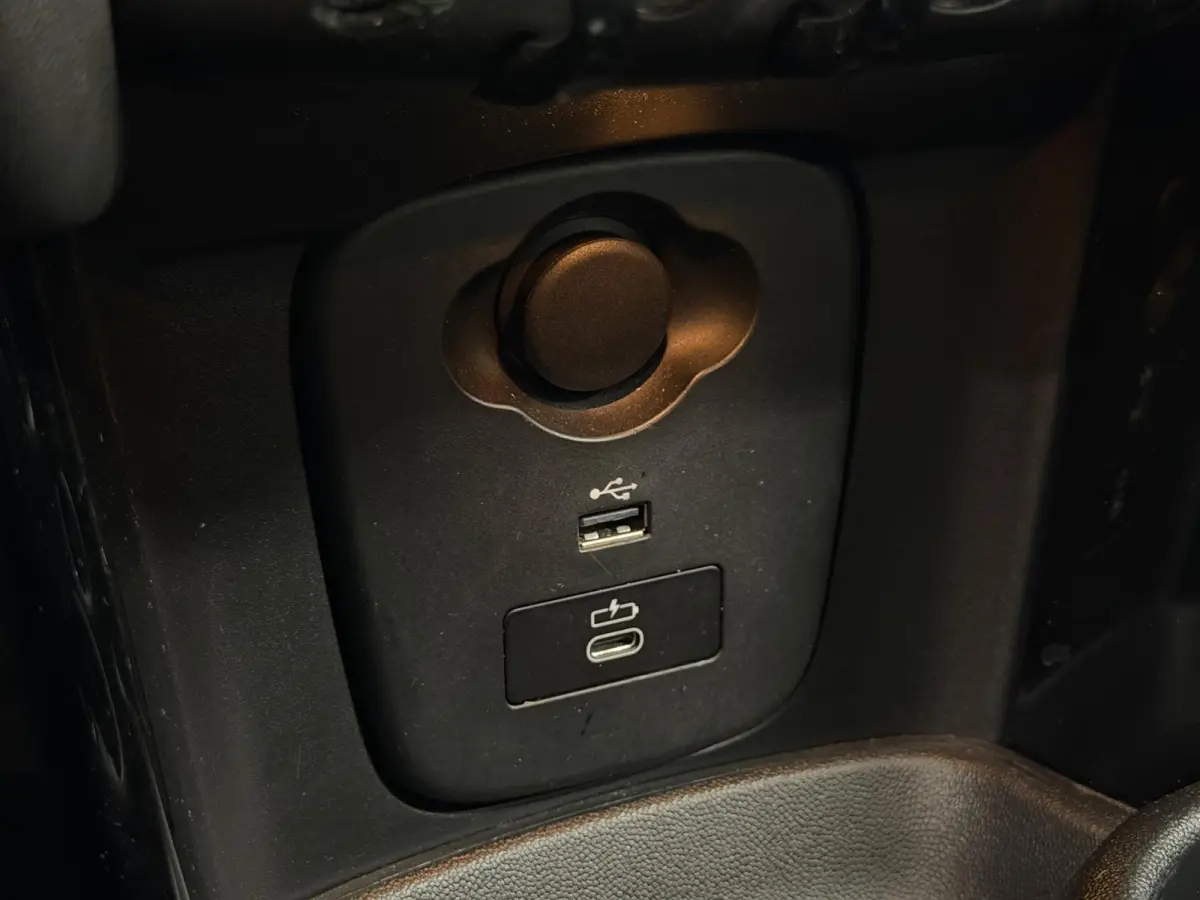 1.5 Cooper Yours | Pano | Leer | Stoelverw. | HUD | Navi | LED | Camera ( Vestiging - Nieuwegein )