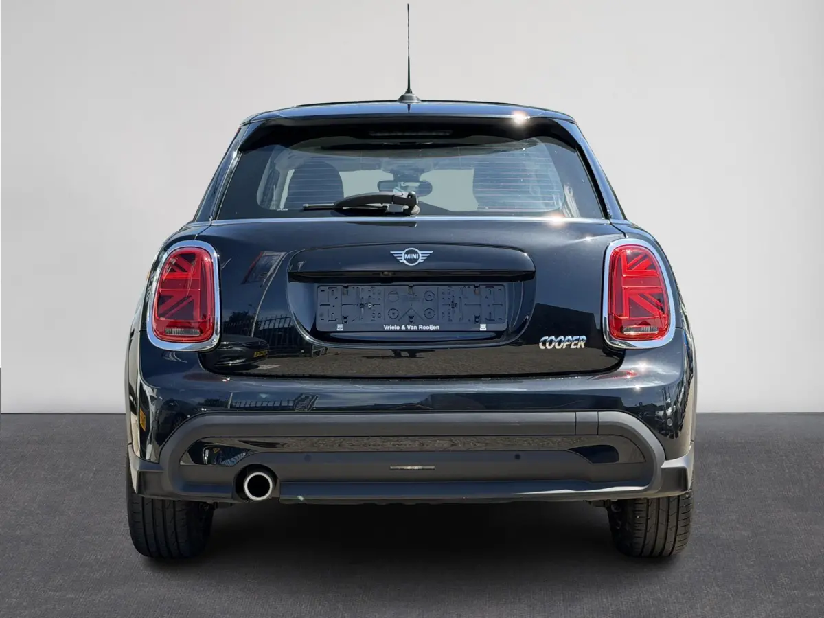 1.5 Cooper Yours | Pano | Leer | Stoelverw. | HUD | Navi | LED | Camera ( Vestiging - Nieuwegein )
