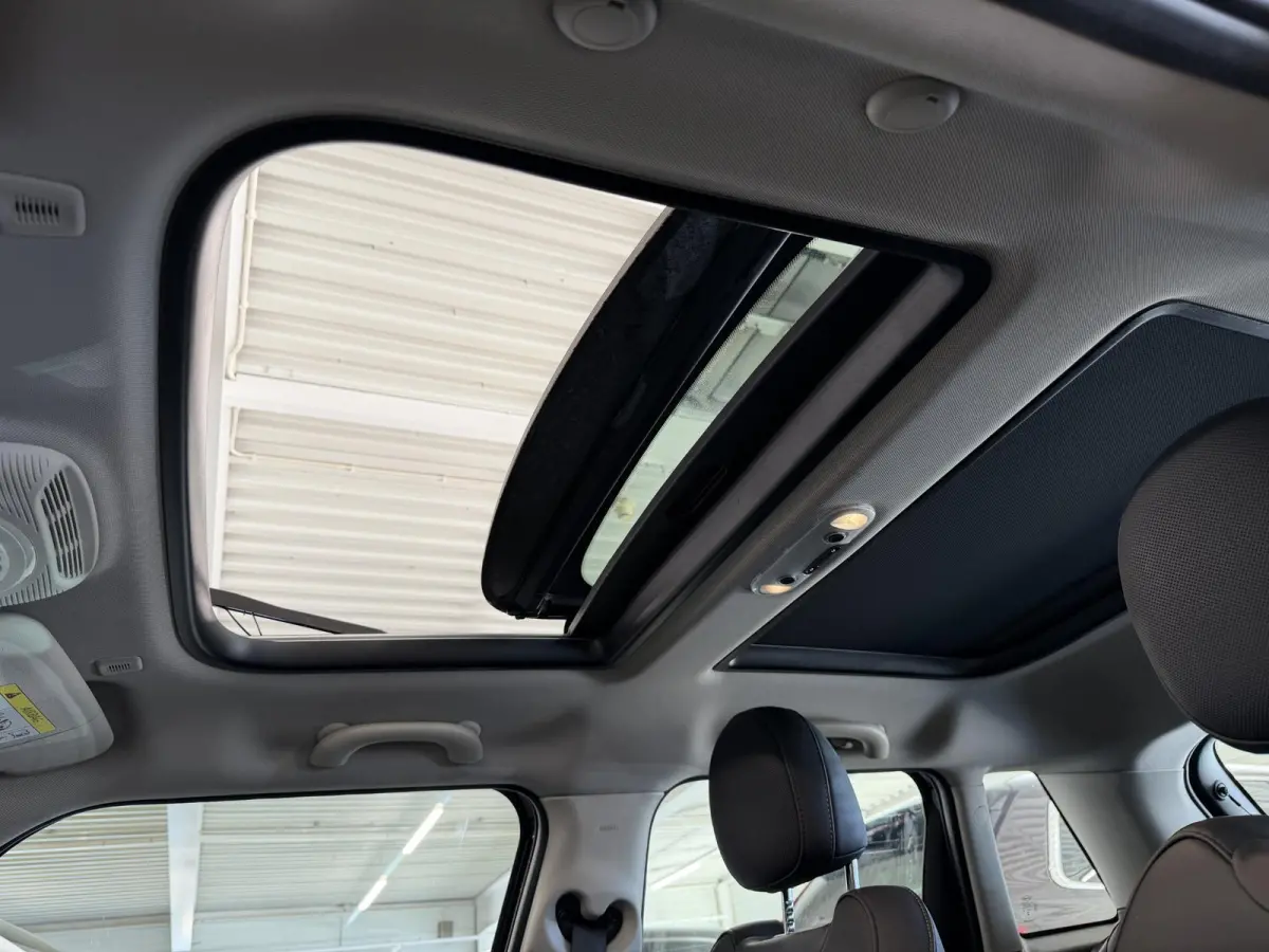 1.5 Cooper Yours | Pano | Leer | Stoelverw. | HUD | Navi | LED | Camera ( Vestiging - Nieuwegein )