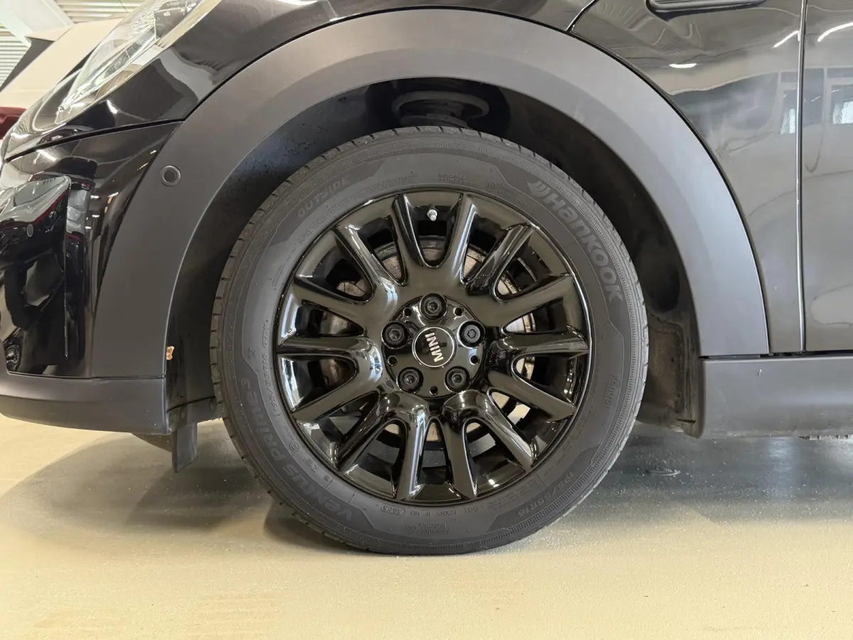 1.5 Cooper Yours | Pano | Leer | Stoelverw. | HUD | Navi | LED | Camera ( Vestiging - Nieuwegein )