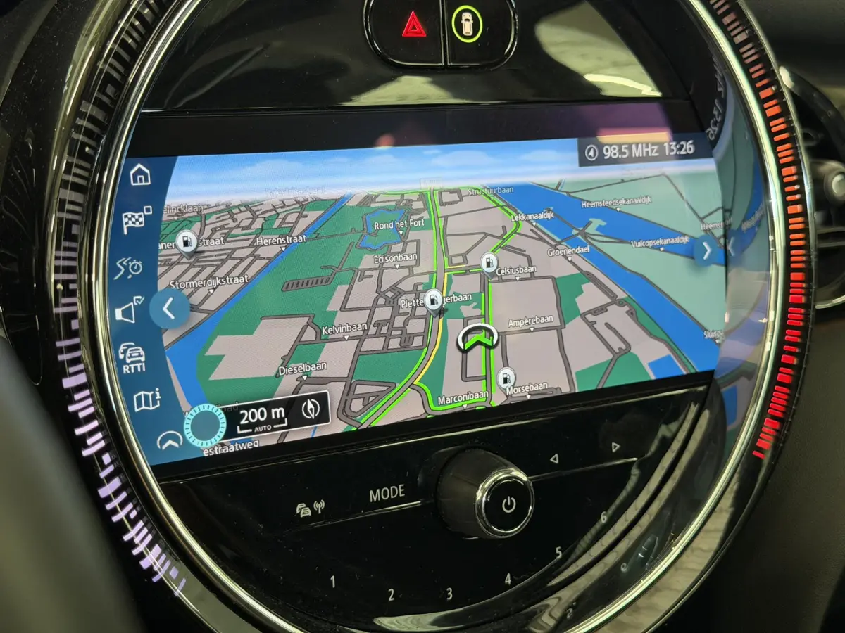 1.5 Cooper Yours | Pano | Leer | Stoelverw. | HUD | Navi | LED | Camera ( Vestiging - Nieuwegein )