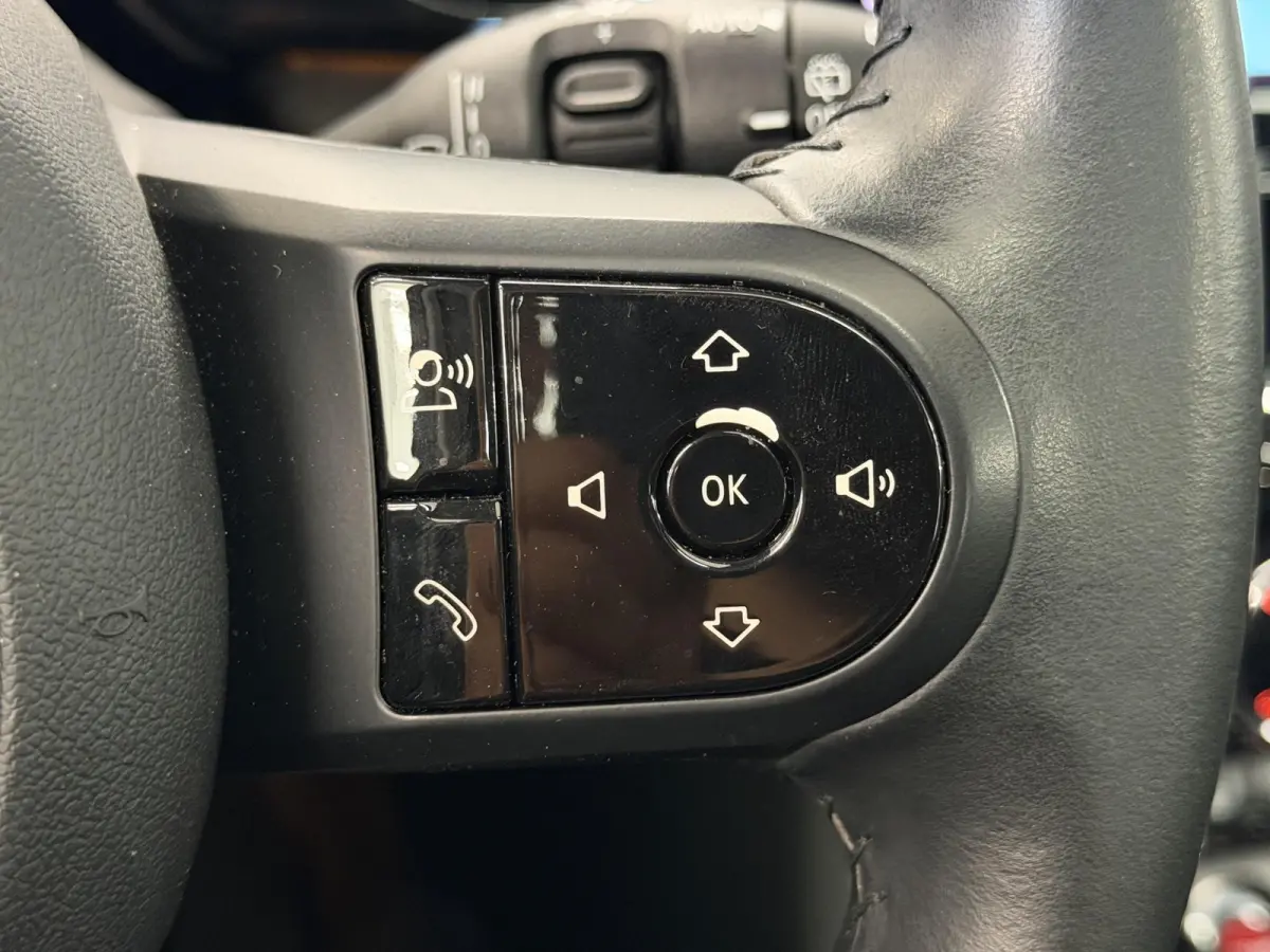 1.5 Cooper Yours | Pano | Leer | Stoelverw. | HUD | Navi | LED | Camera ( Vestiging - Nieuwegein )