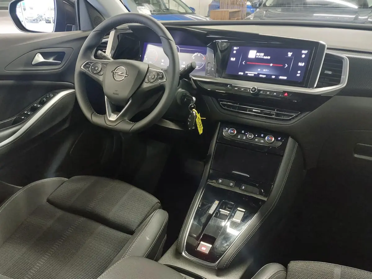 1.2 Turbo GS | Automaat | Camera | Carplay | Airco | Navi | LM velgen | Stuur - Stoelverwarming | ( Vestiging - Nieuwegein )