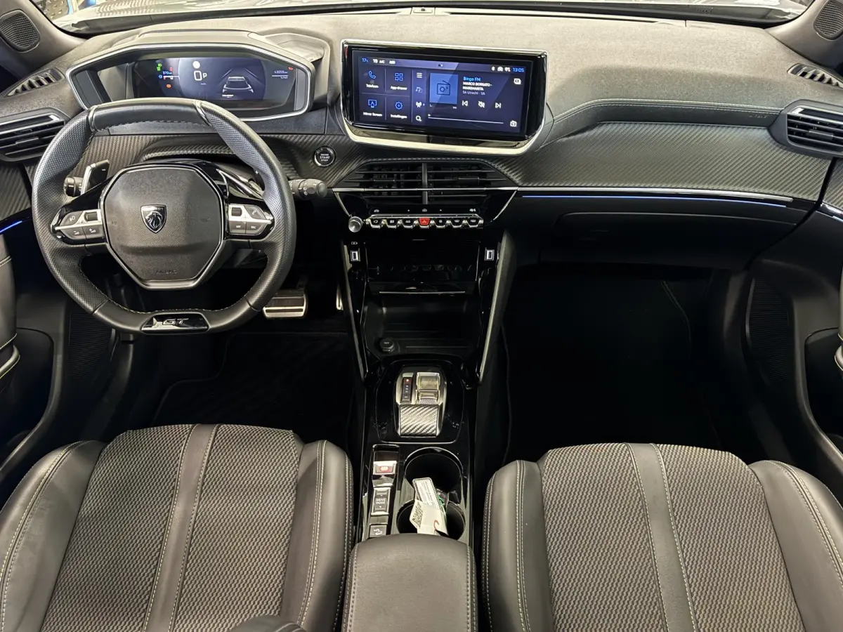 1.2 Hybrid 145 GT | Automaat |145PK | Airco-Ecc | LM-Velgen | PDC | Navigatie | Camera | Cruise | Carplay | DAB | ( Vestiging - Vianen Tel:0347-371248 )