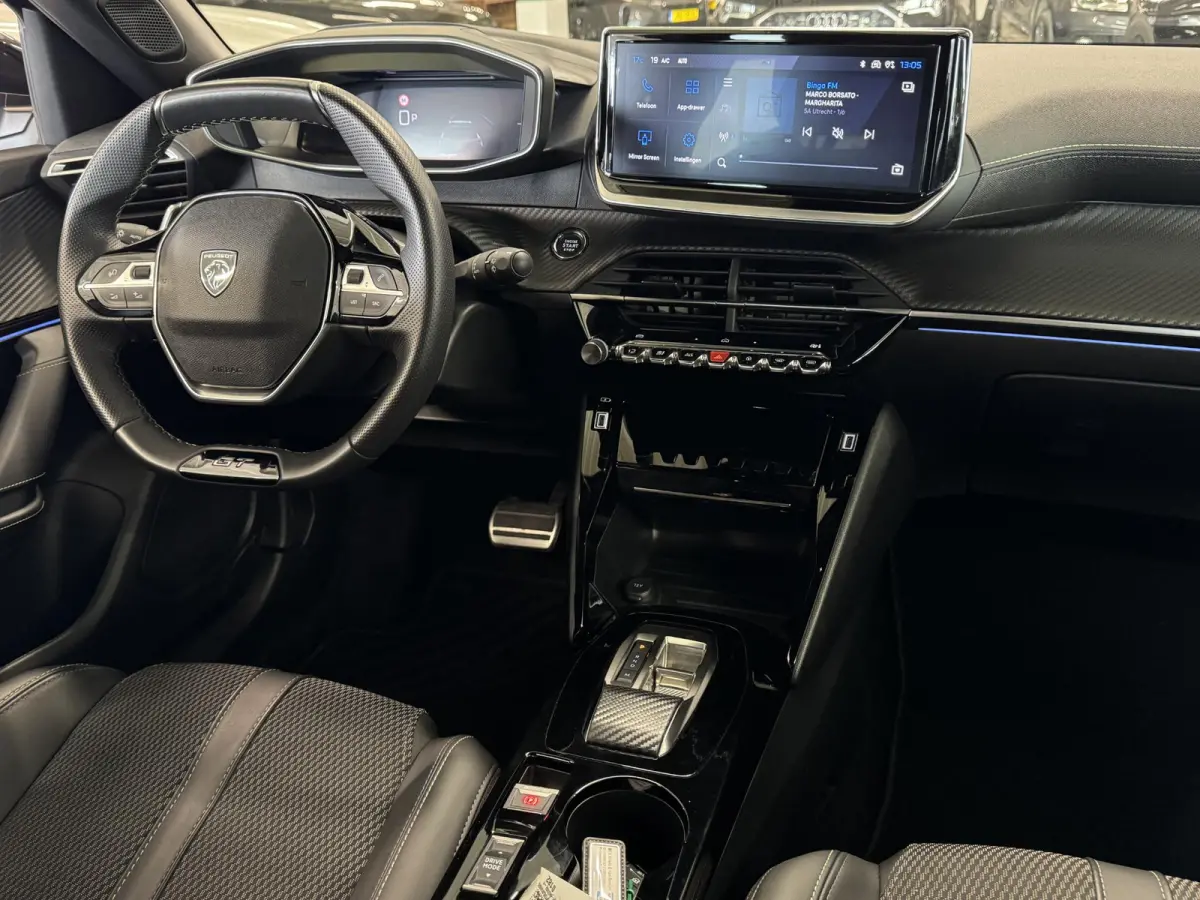1.2 Hybrid 145 GT | Automaat |145PK | Airco-Ecc | LM-Velgen | PDC | Navigatie | Camera | Cruise | Carplay | DAB | ( Vestiging - Vianen Tel:0347-371248 )