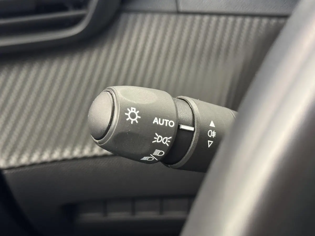 1.2 Hybrid 145 GT | Automaat |145PK | Airco-Ecc | LM-Velgen | PDC | Navigatie | Camera | Cruise | Carplay | DAB | ( Vestiging - Vianen Tel:0347-371248 )