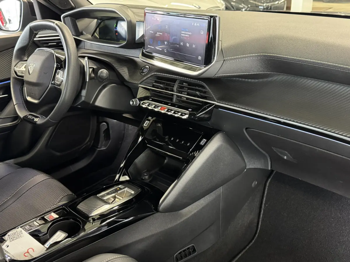 1.2 Hybrid 145 GT | Automaat |145PK | Airco-Ecc | LM-Velgen | PDC | Navigatie | Camera | Cruise | Carplay | DAB | ( Vestiging - Vianen Tel:0347-371248 )
