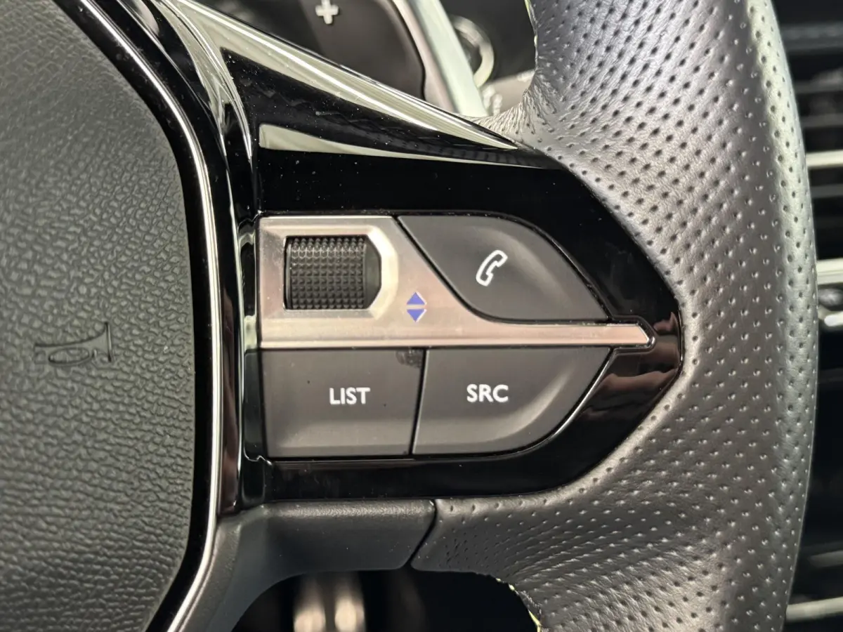 1.2 Hybrid 145 GT | Automaat |145PK | Airco-Ecc | LM-Velgen | PDC | Navigatie | Camera | Cruise | Carplay | DAB | ( Vestiging - Vianen Tel:0347-371248 )