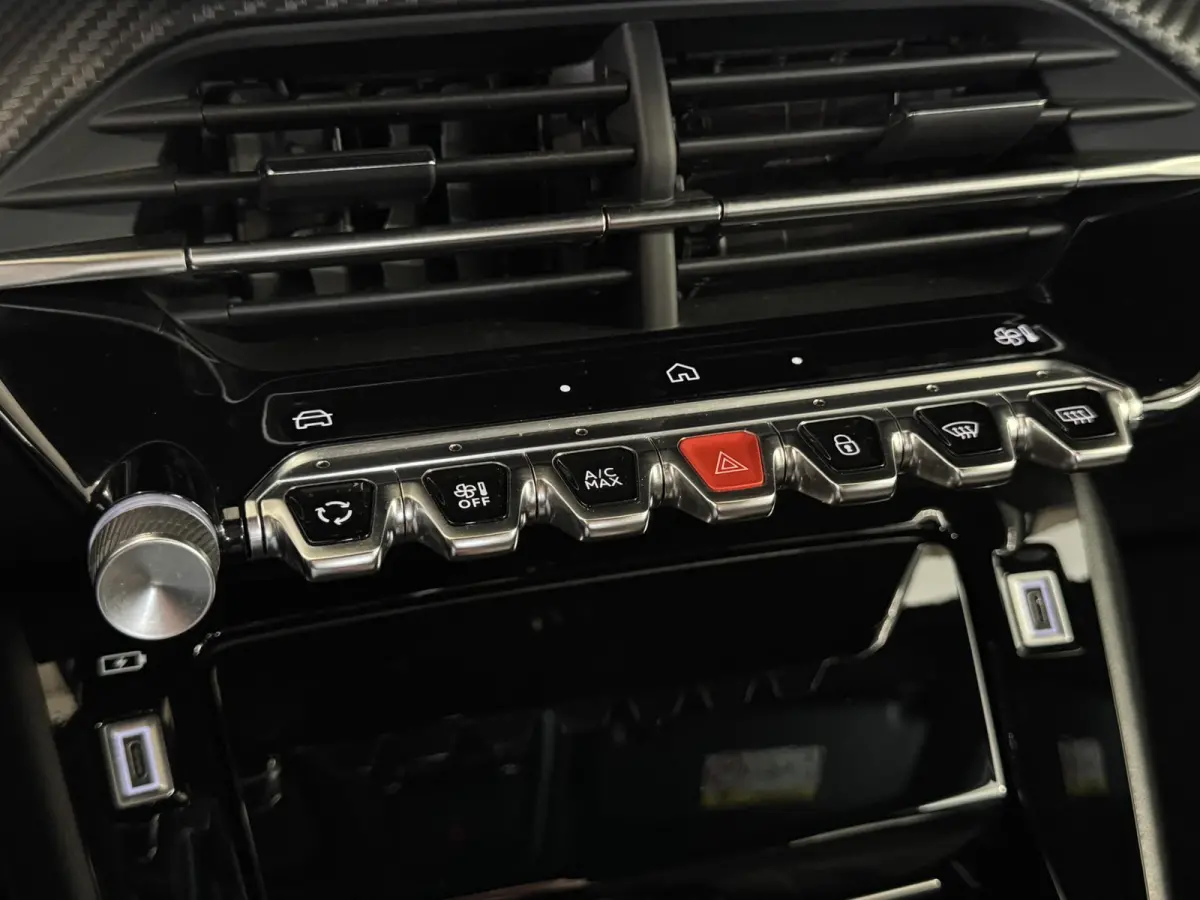 1.2 Hybrid 145 GT | Automaat |145PK | Airco-Ecc | LM-Velgen | PDC | Navigatie | Camera | Cruise | Carplay | DAB | ( Vestiging - Vianen Tel:0347-371248 )