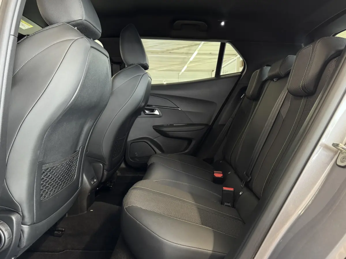 1.2 Hybrid 145 GT | Automaat |145PK | Airco-Ecc | LM-Velgen | PDC | Navigatie | Camera | Cruise | Carplay | DAB | ( Vestiging - Vianen Tel:0347-371248 )