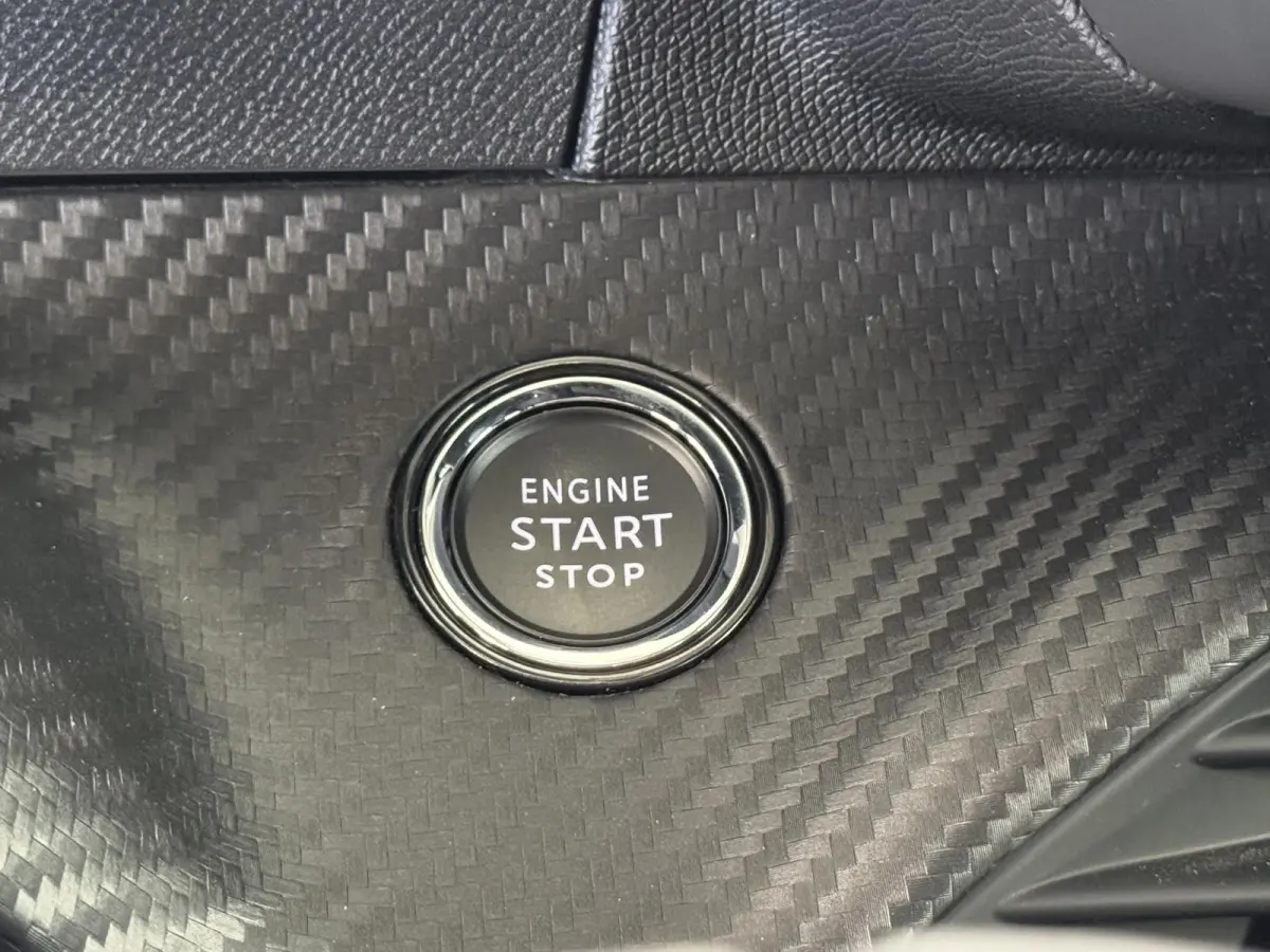 1.2 Hybrid 145 GT | Automaat |145PK | Airco-Ecc | LM-Velgen | PDC | Navigatie | Camera | Cruise | Carplay | DAB | ( Vestiging - Vianen Tel:0347-371248 )