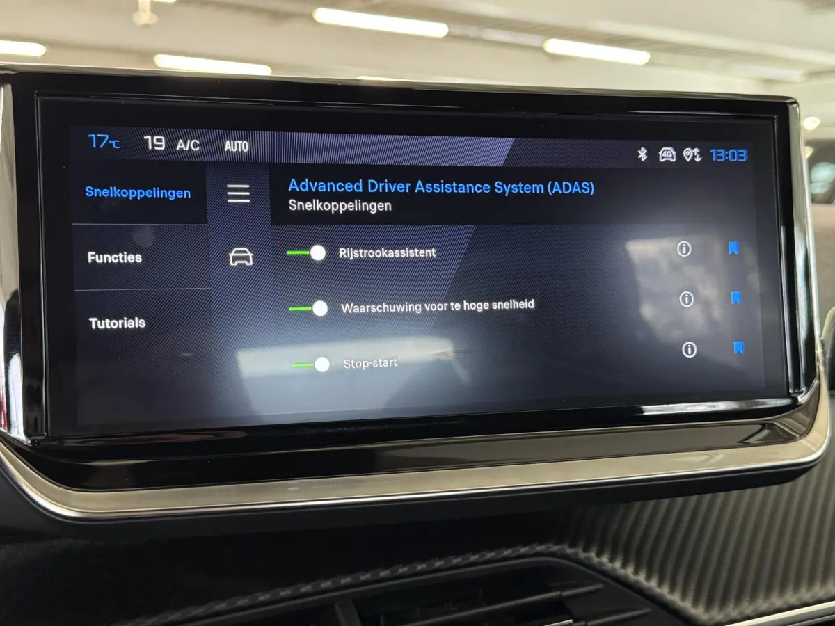 1.2 Hybrid 145 GT | Automaat |145PK | Airco-Ecc | LM-Velgen | PDC | Navigatie | Camera | Cruise | Carplay | DAB | ( Vestiging - Vianen Tel:0347-371248 )
